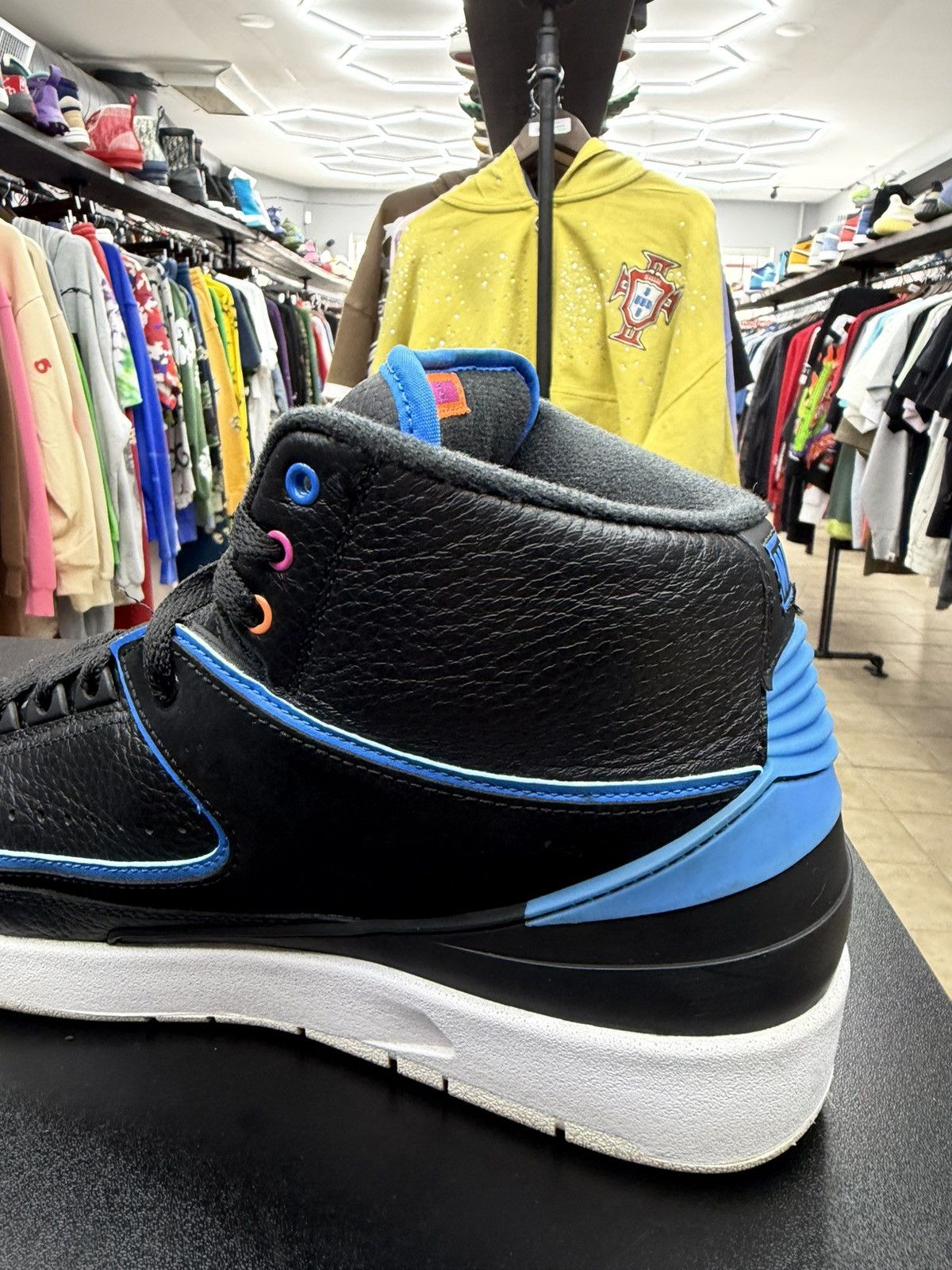 Jordan Brand Size 9.5 - Jordan 2 Retro Radio Raheem Size US 9.5 / EU 42-43 - 8 Thumbnail