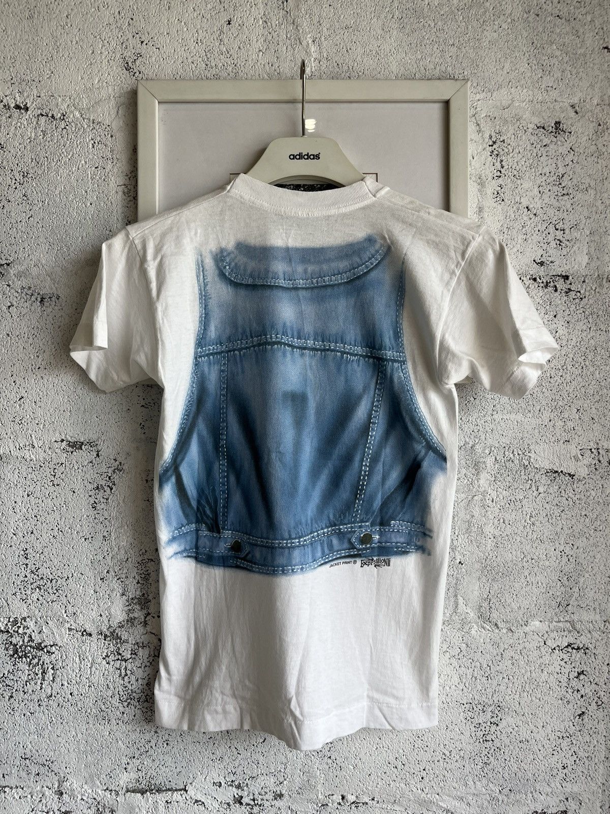 Vintage Vintage Granada Jacket Print Expression Dukoaps 90’s T-shirt Size US S / EU 44-46 / 1 - 3 Thumbnail