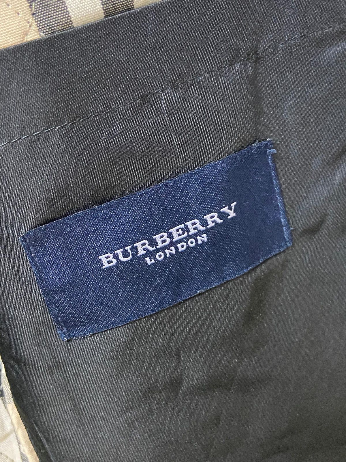 Burberry × Designer × Vintage Burberry London Nova Check Quilted Collared Jacket (118) Size US XS / EU 42 / 0 - 6 Thumbnail