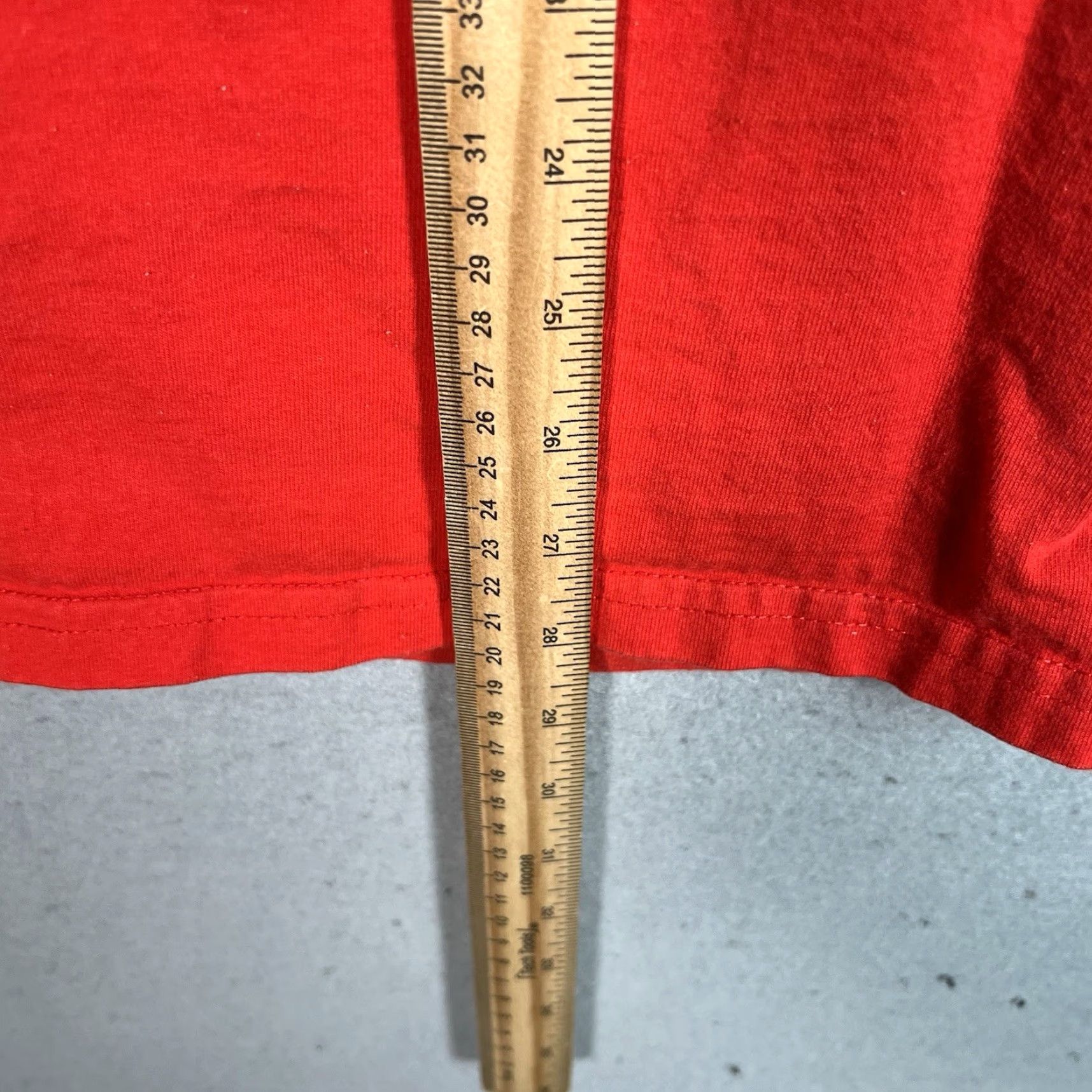Nike VINTAGE Nike Swoosh T Shirt Men's XL Red 2000s Graphic Tee Sportswear/Beach Mens Size US XL / EU 56 / 4 - 4 Thumbnail
