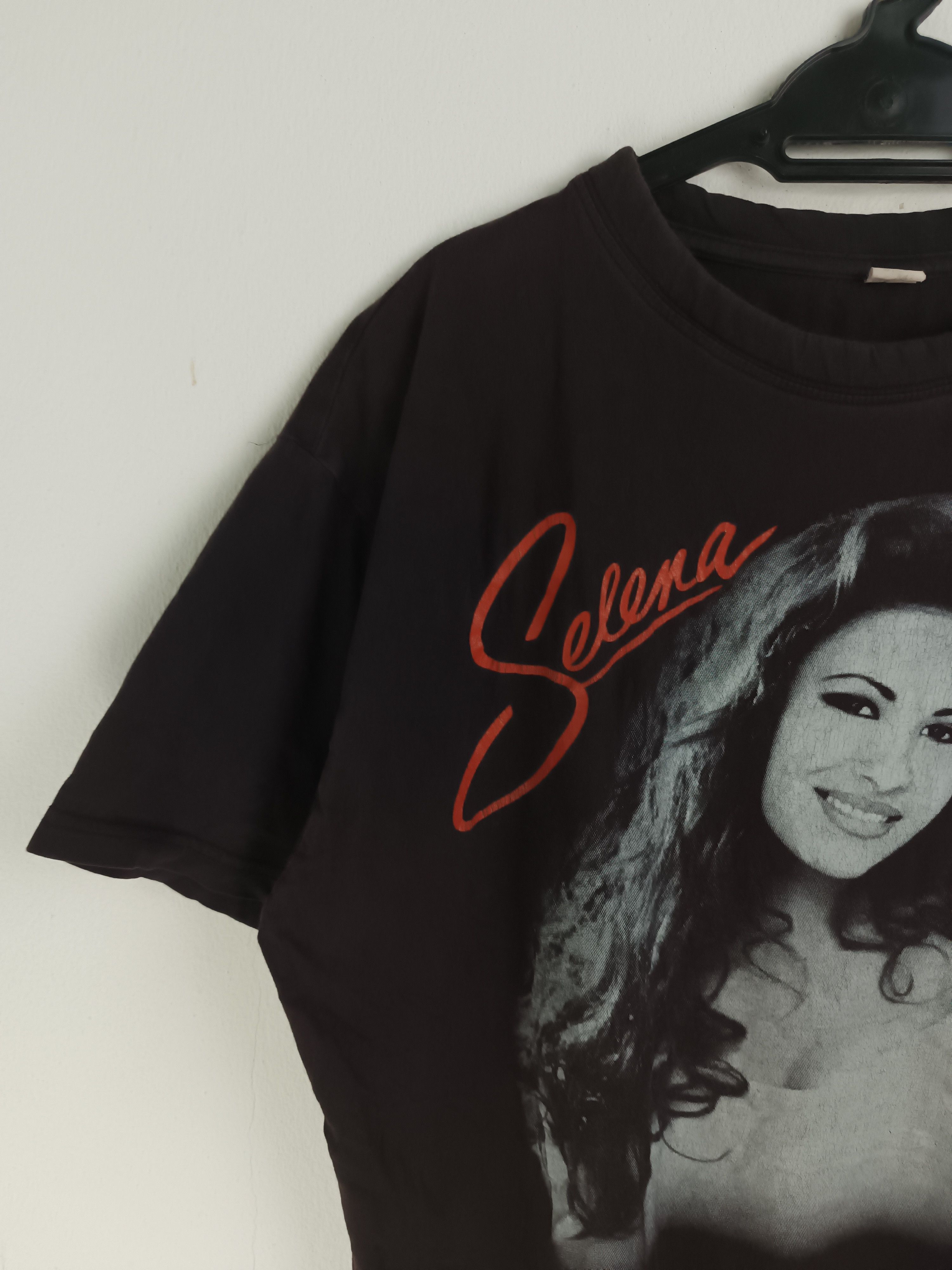 Vintage VINTAGE FADED SELENA QUEEN OF CUMBIA TEE VERY RARE Size US L / EU 52-54 / 3 - 5 Thumbnail