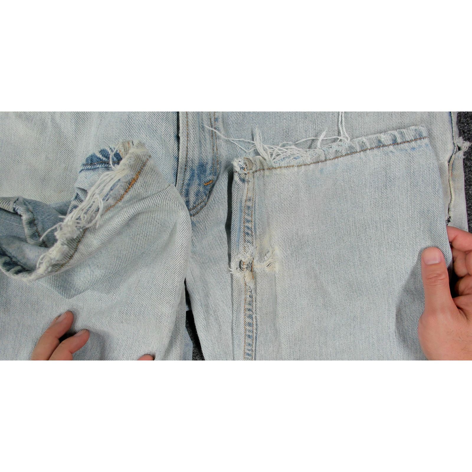 Levi's Levi's Y2K 560 Comfort Fit Thrashed Light Wash Denim Jeans Size US 35 - 13 Thumbnail