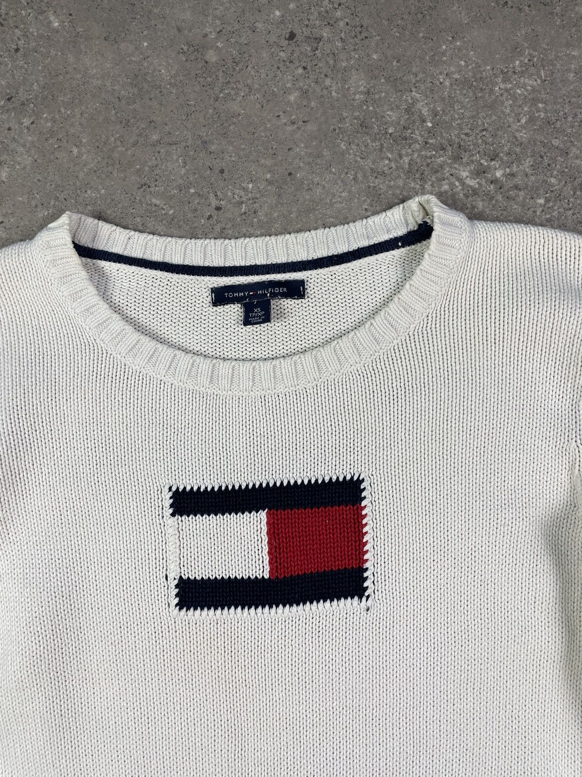 Tommy Hilfiger × Vintage Vintage Y2K Tommy Hilfiger Big Logo Sweater Size US XS / EU 42 / 0 - 2 Thumbnail