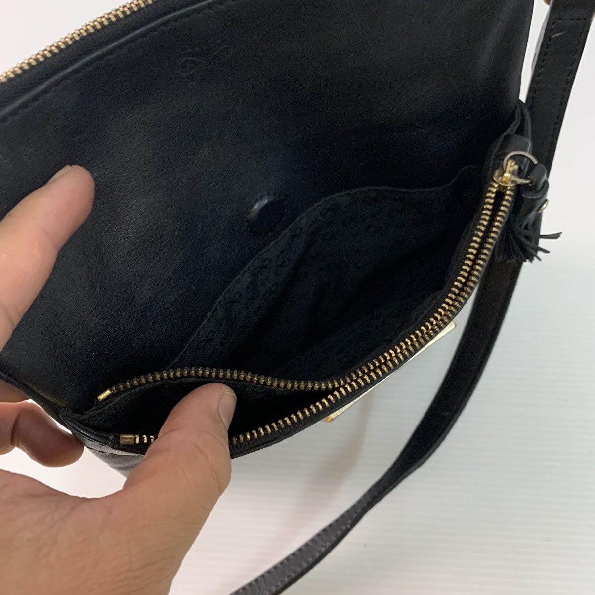 Anya Hindmarch Anya Hindmarch Black Leather Slinngbag Size ONE SIZE - 12 Thumbnail