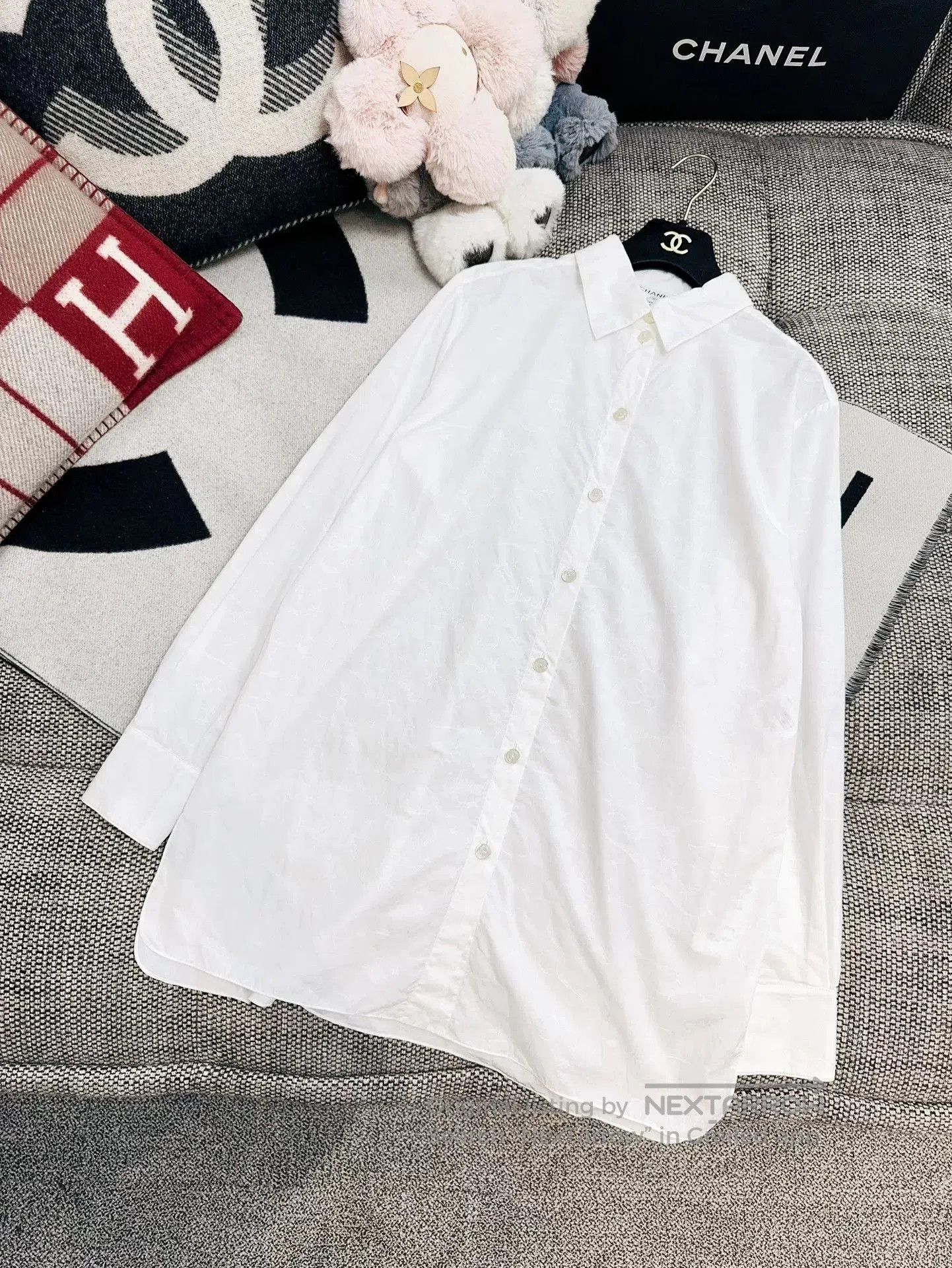 Chanel white long sleeve shirt with star logo. Size US L / EU 52-54 / 3 - 3 Thumbnail