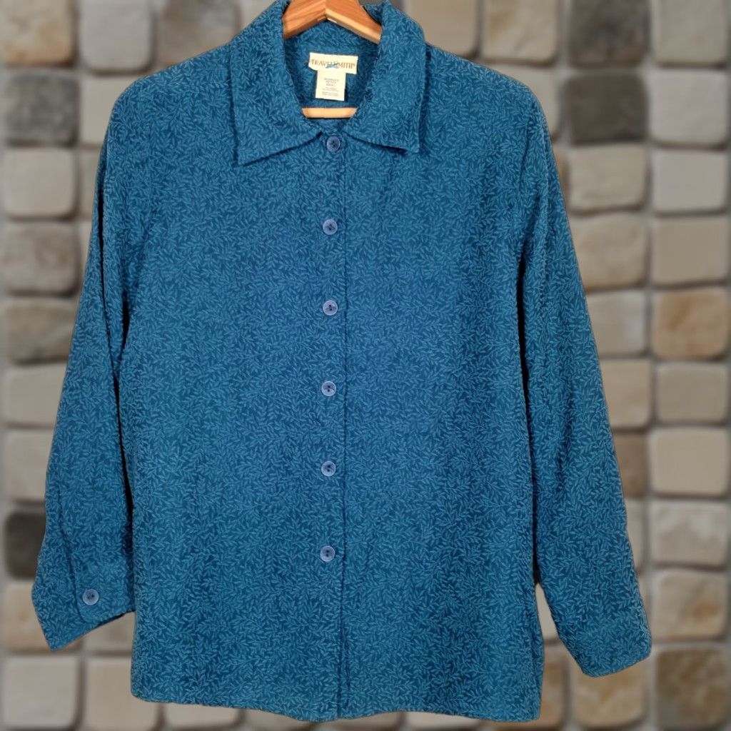 Vintage VINTAGE TravelSmith Blouse Petite Small SP Blue Long Sleeve Textured Leaf Collar Button Size S / US 4 / IT 40 - 1 Thumbnail