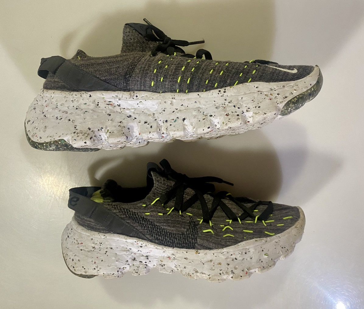 Nike VGC Nike Space Hippie 04 "Black/Volt" sneakers 9.5 Size US 9.5 / EU 42-43 - 3 Thumbnail
