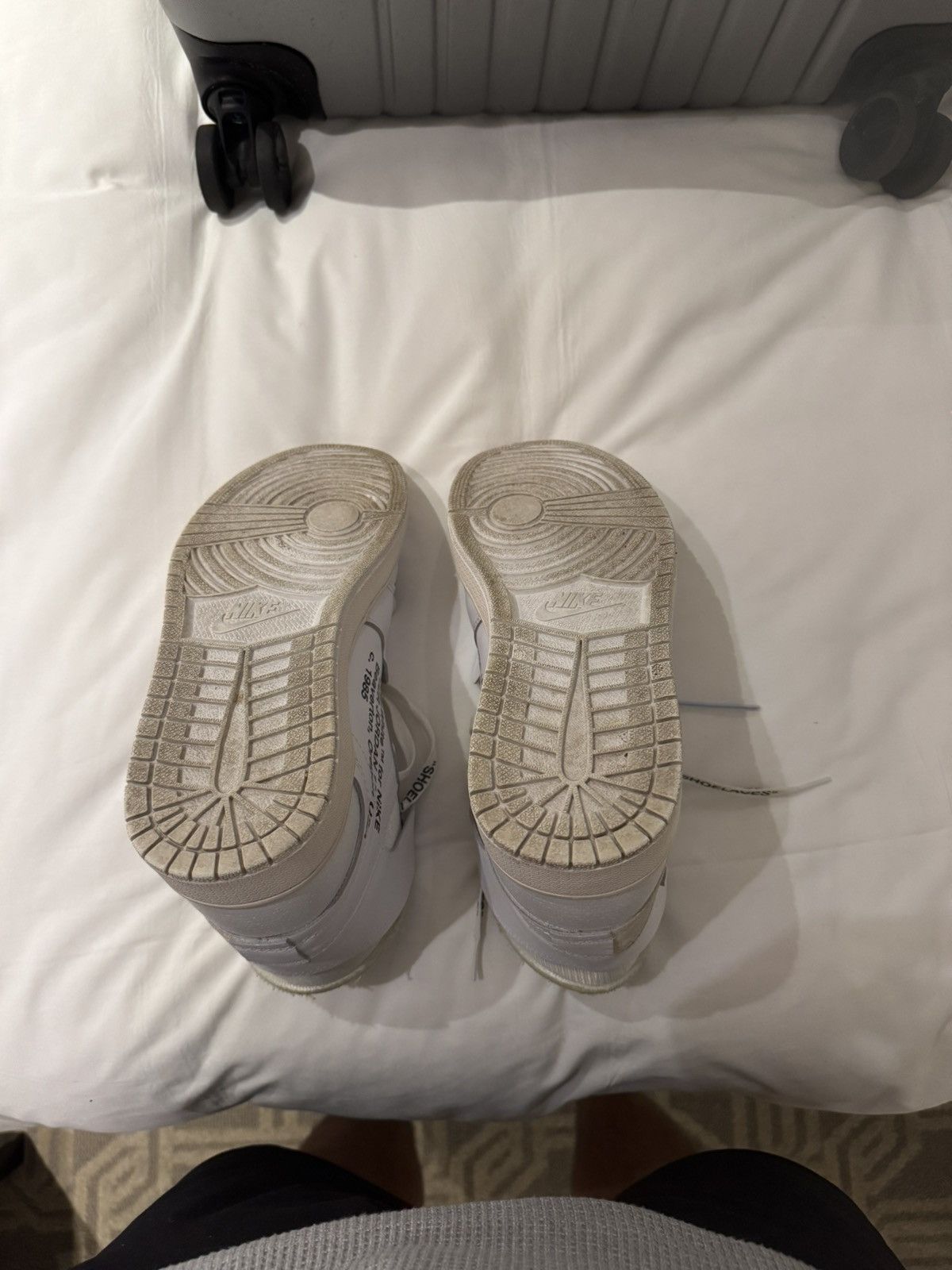 Nike × Off-White Off-White x Air Jordan 1 ‘OG White’ Euro Size US 9.5 / EU 42-43 - 5 Thumbnail