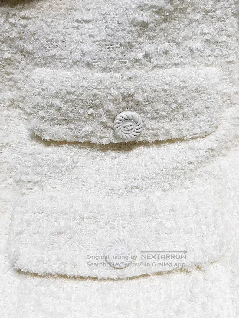 Chanel Chanel 19C beige four-pocket tweed jacket Size XS / US 0-2 / IT 36-38 - 3 Thumbnail