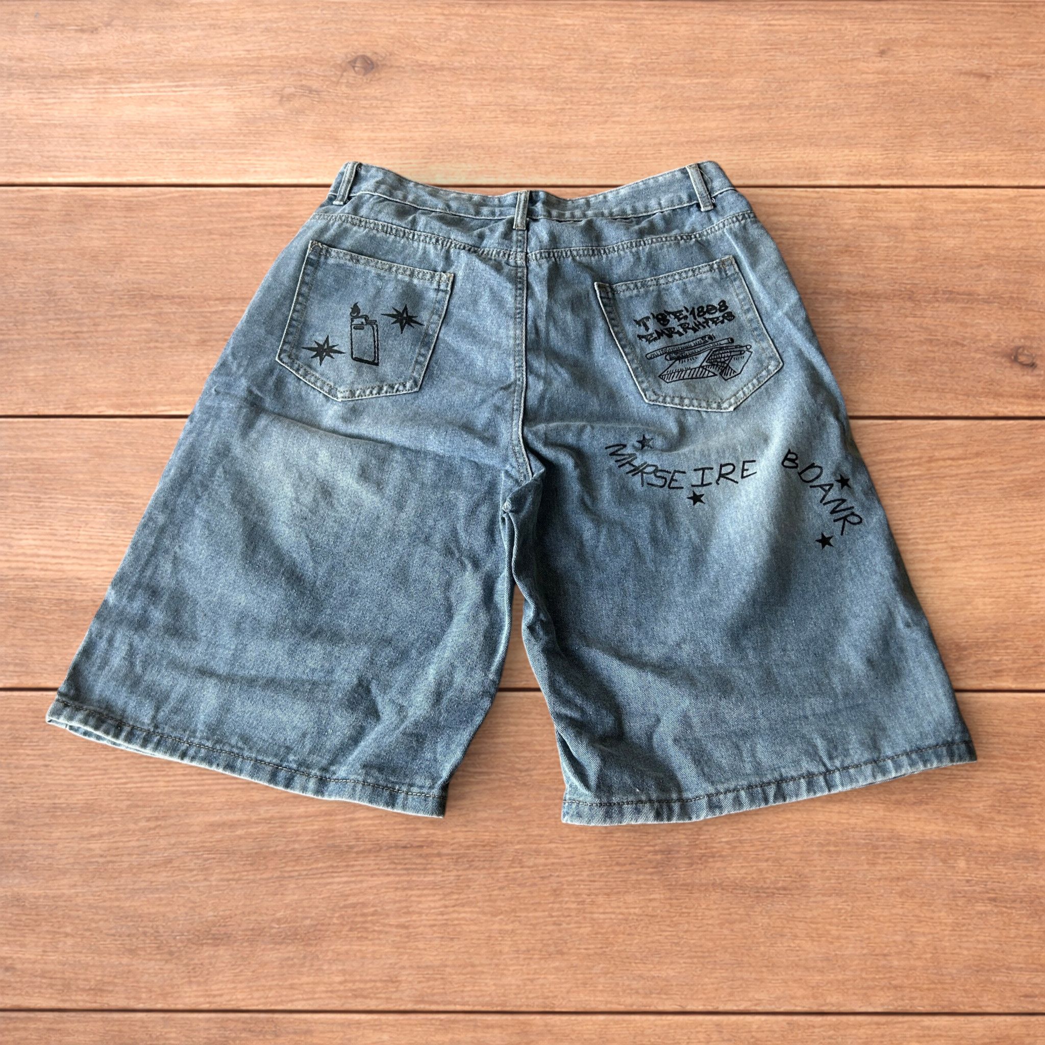 Japanese Brand Baggy wide leg denim shorts jorts with graphic in blue. Size US 34 / EU 50 - 2 Thumbnail