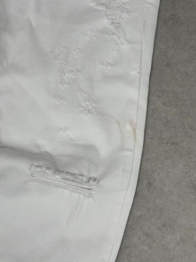 Givenchy 2010s Givenchy White Distressed Denim Jeans Size 28" / US 6 / IT 42 - 10 Thumbnail