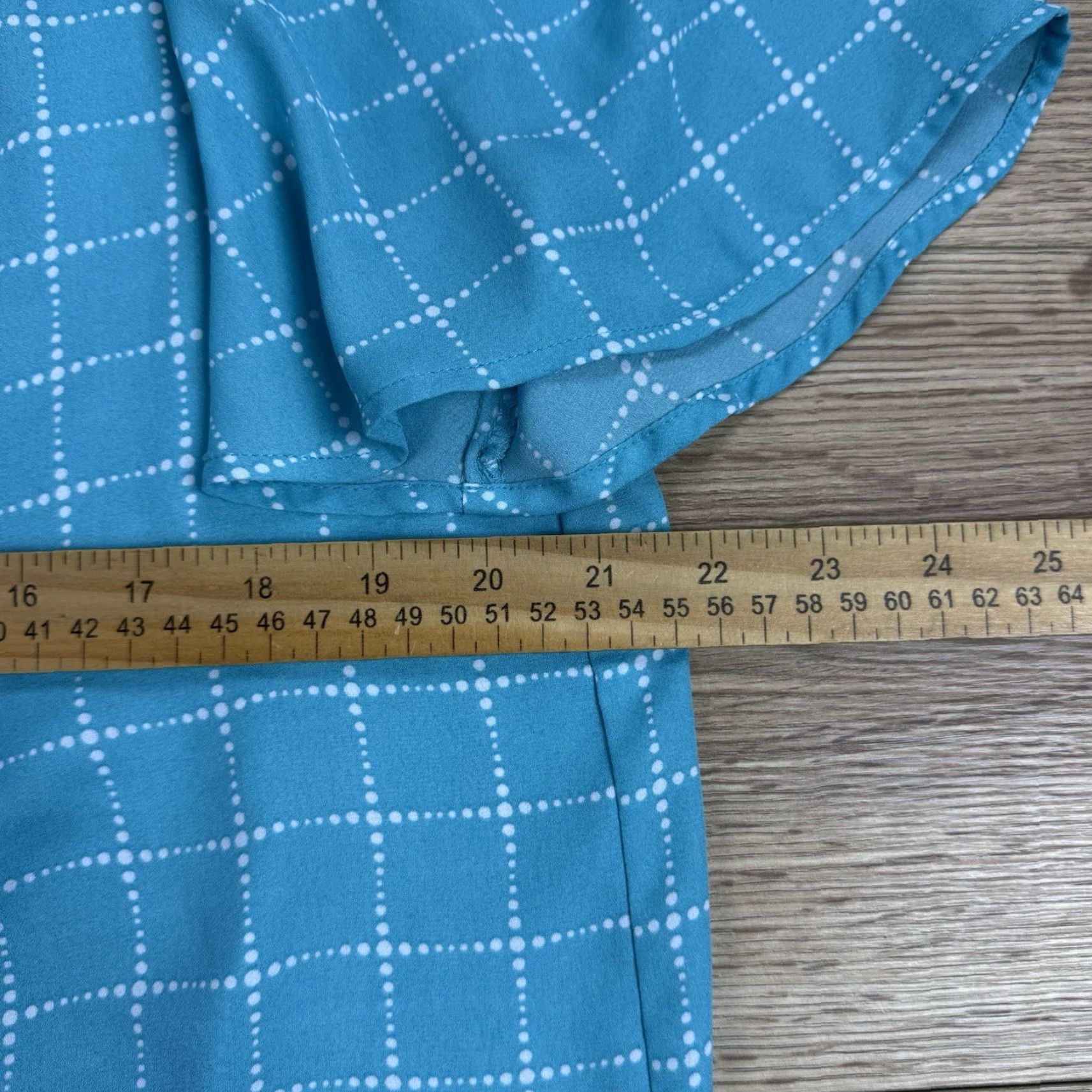 Liz Claiborne Liz Claiborne Womens Blouse V-Neck Plaid Blue L Size Top Shirt Cuffed Short Sleeve Womens Size L / US 10 / IT 46 - 6 Thumbnail