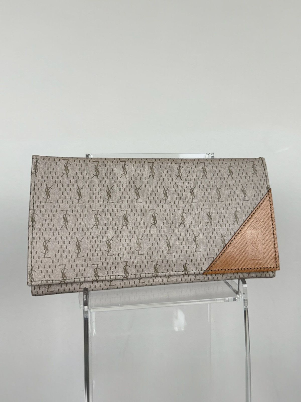 Yves Saint Laurent Rare leather wallet Yves Saint Laurent original luxury item Size ONE SIZE - 1 Thumbnail