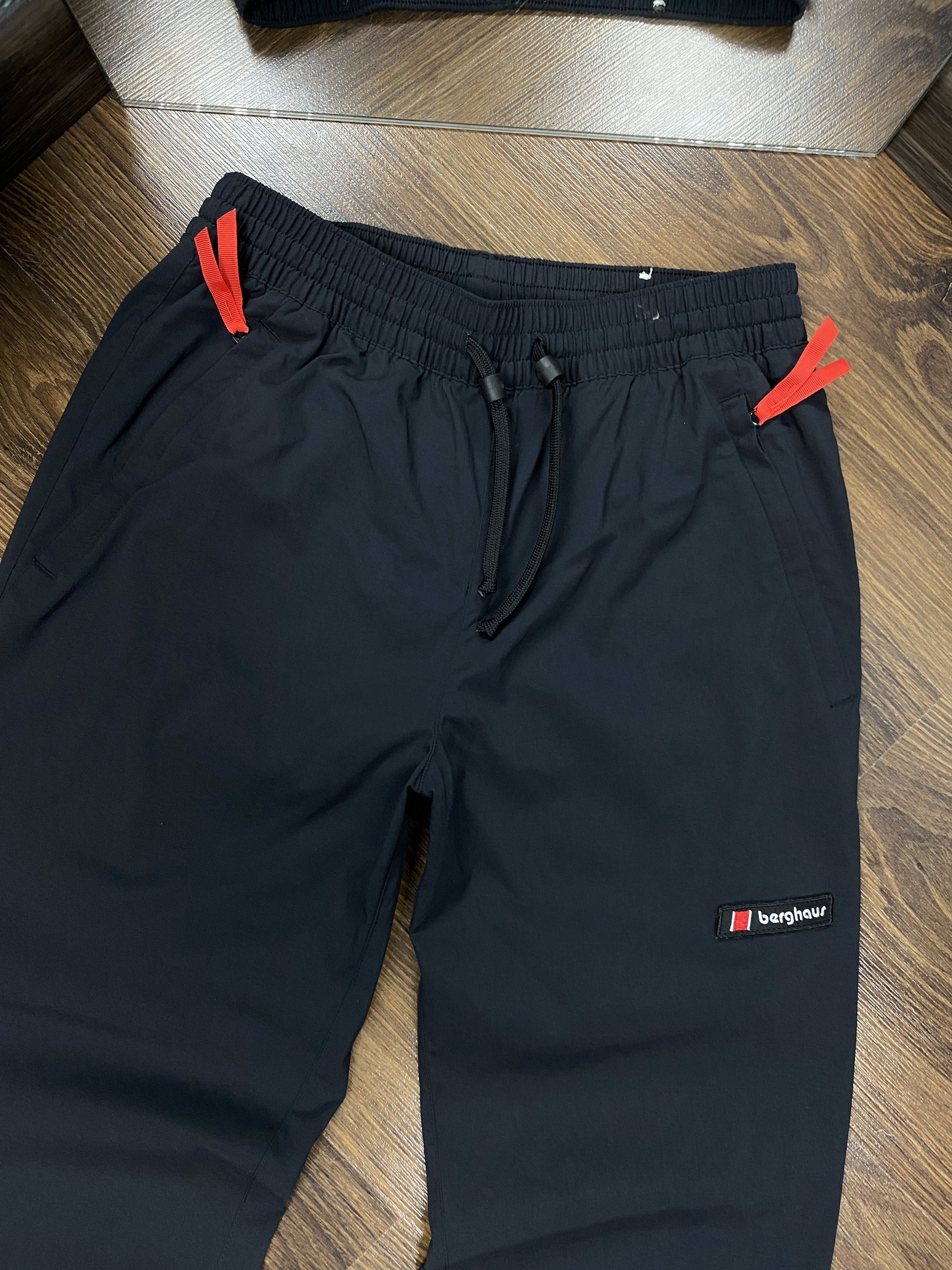 Berghaus Berghaus Outdoor Mens Nylon Track Pants Windbreaker Size US 28 / EU 44 - 2 Thumbnail