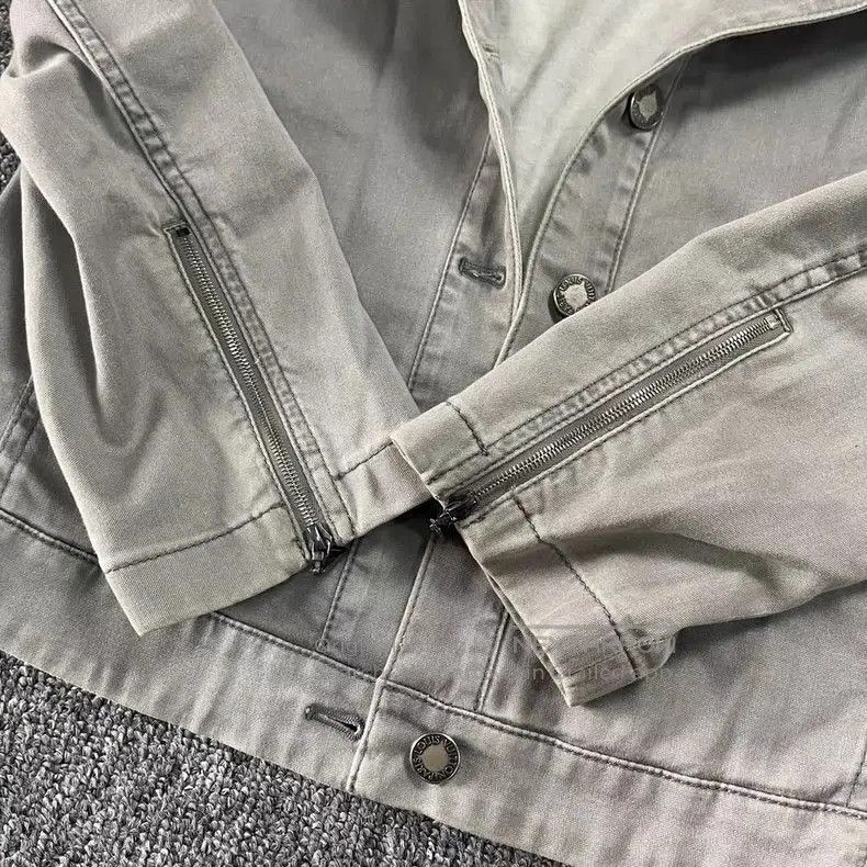 Louis Vuitton Louis Vuitton Denim Jacket Size 36. Size XS / US 0-2 / IT 36-38 - 5 Thumbnail