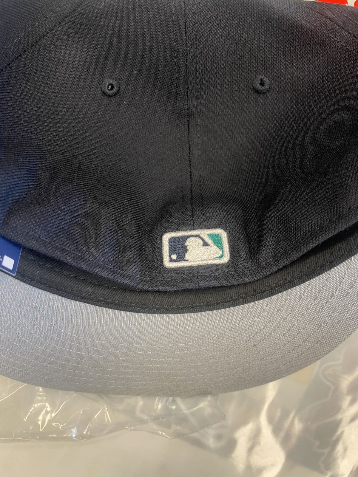 MLB × New Era × Supreme Supreme MLB Mariners Fitted Size ONE SIZE - 4 Thumbnail