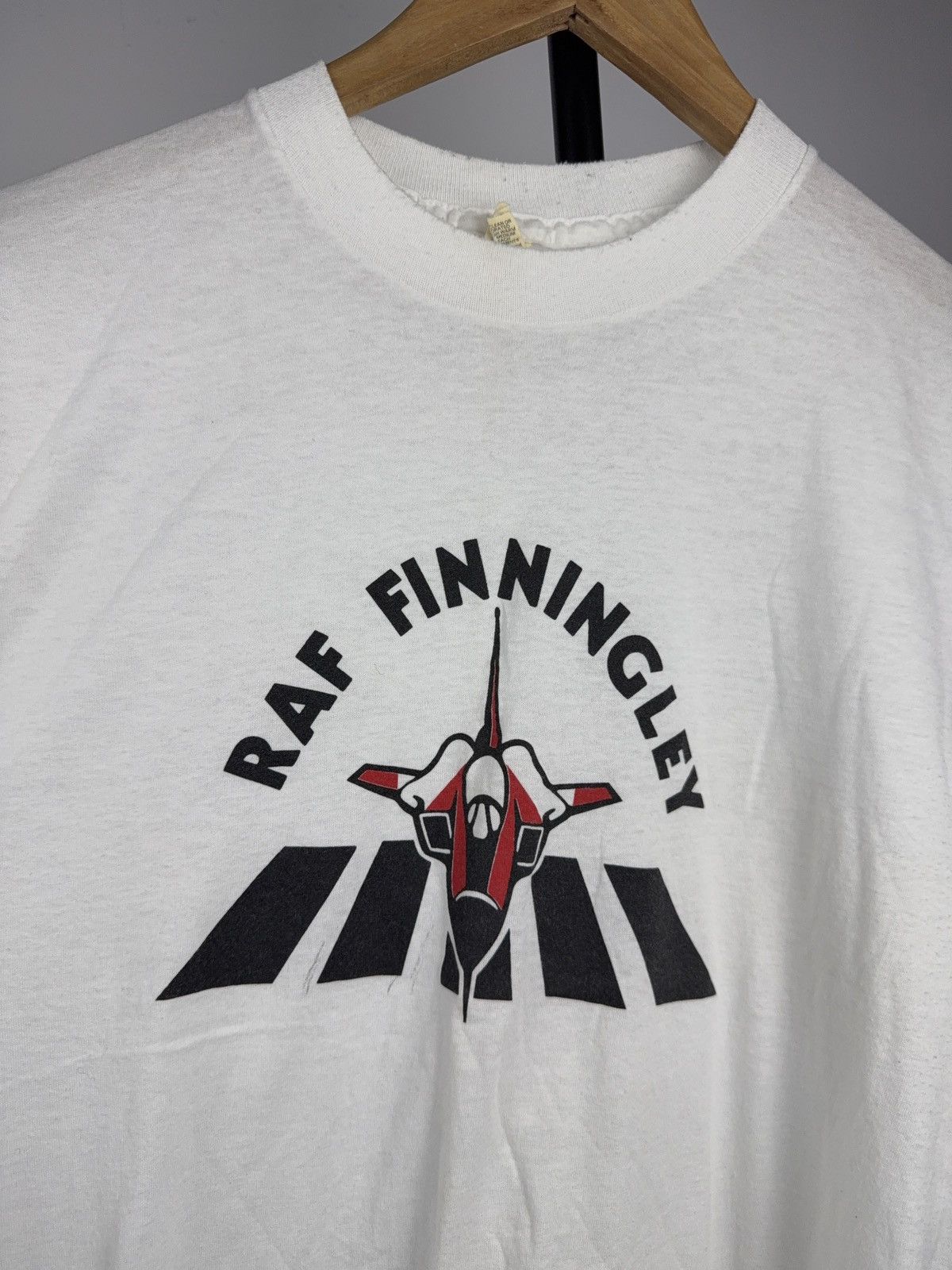 Vintage Vintage RAF Finningley Aviation T-Shirt 90s Screen Stars Size US M / EU 48-50 / 2 - 6 Thumbnail