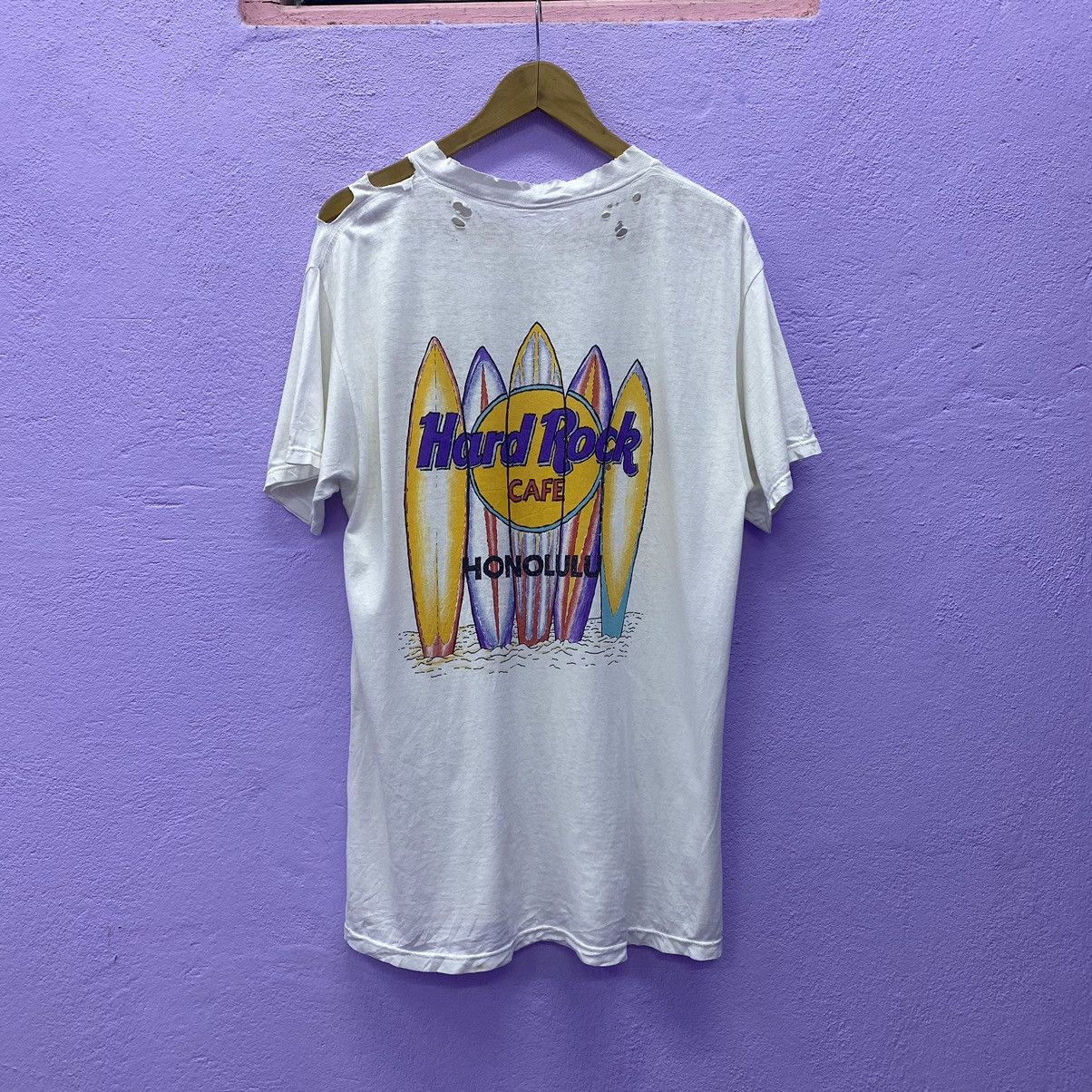 Hard Rock Cafe × Vintage Vintage Hardrock Honolulu Crazy Distressed Tee Size US L / EU 52-54 / 3 - 1 Thumbnail