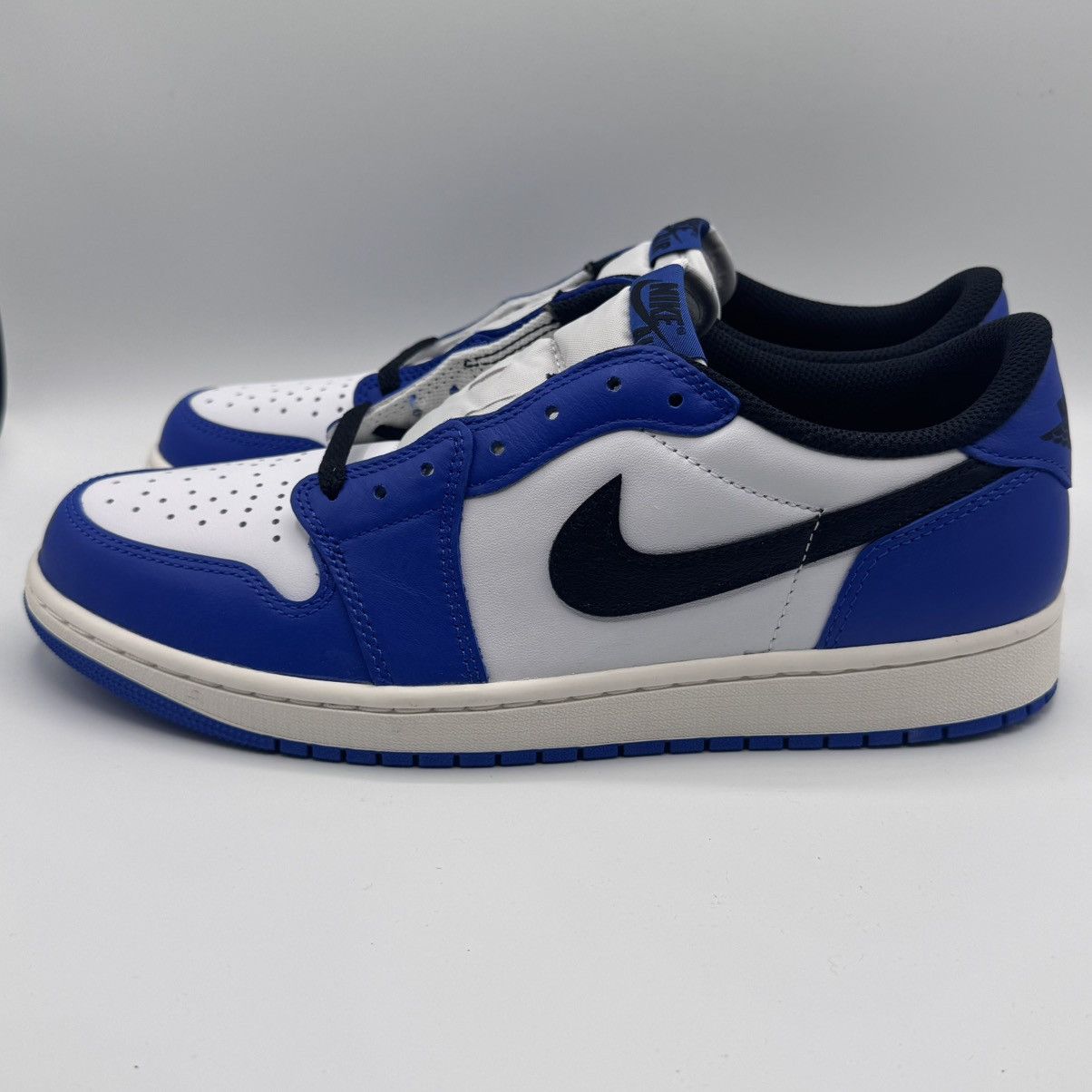 Nike AIR JORDAN 1 RETRO LOW OG MENS SIZE 10 “GAME ROYAL” Size US 10 / EU 43 - 3 Thumbnail