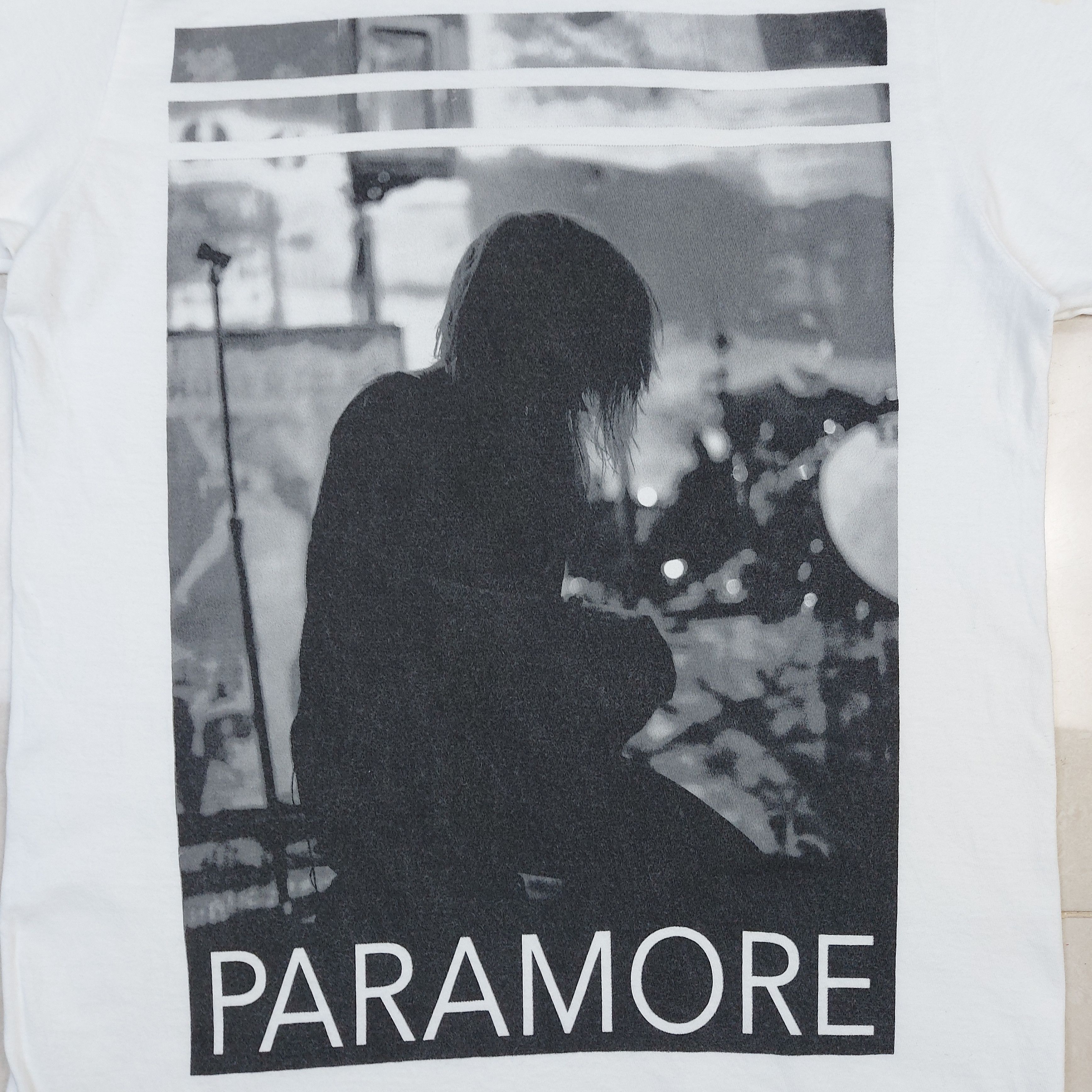 Band Tees Vintage 2010 Paramore Band Silhouette Photo Hot Topic TEE Size US S / EU 44-46 / 1 - 2 Thumbnail