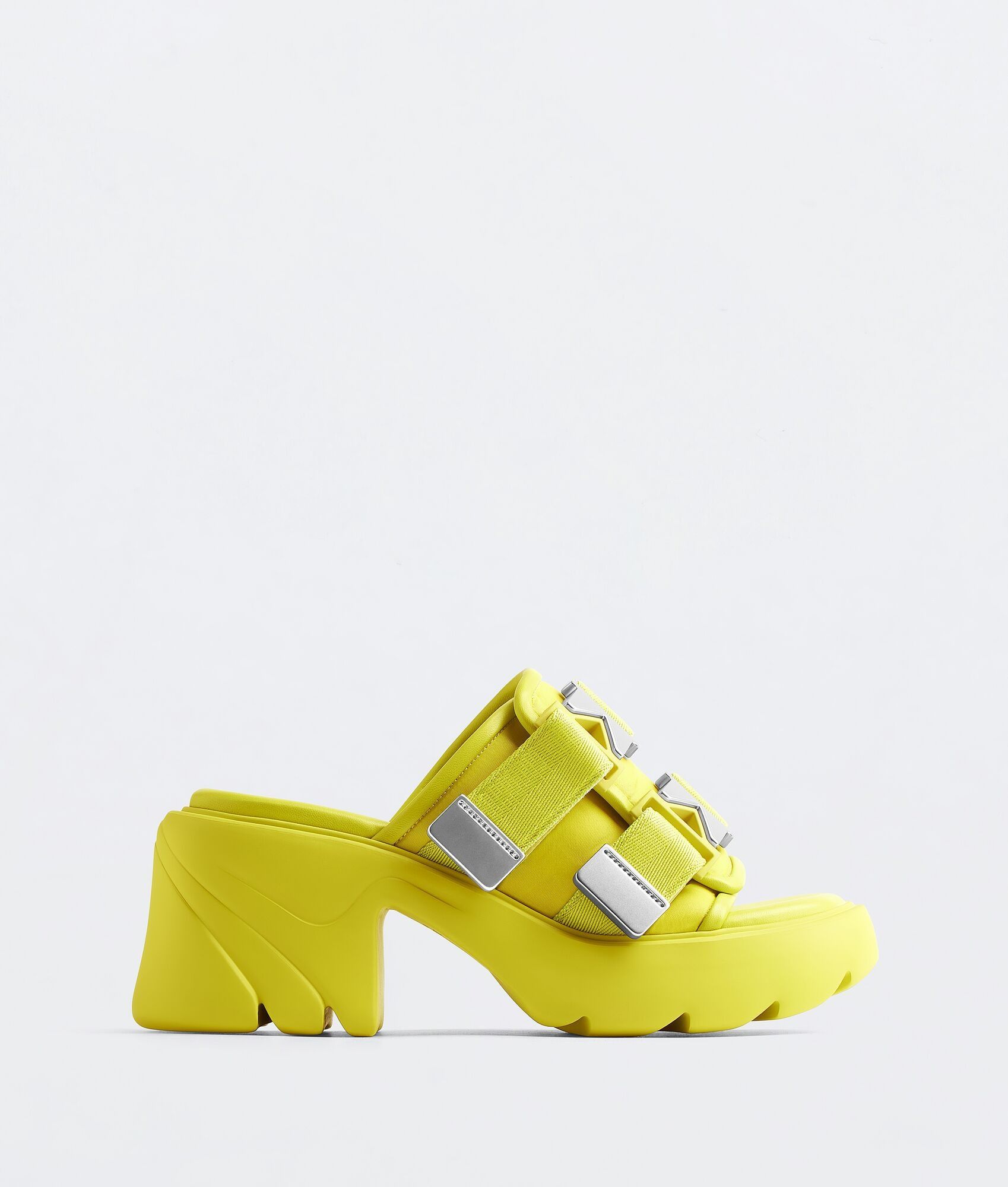 o1n1vont1024 Flash Sandals in Kiwi