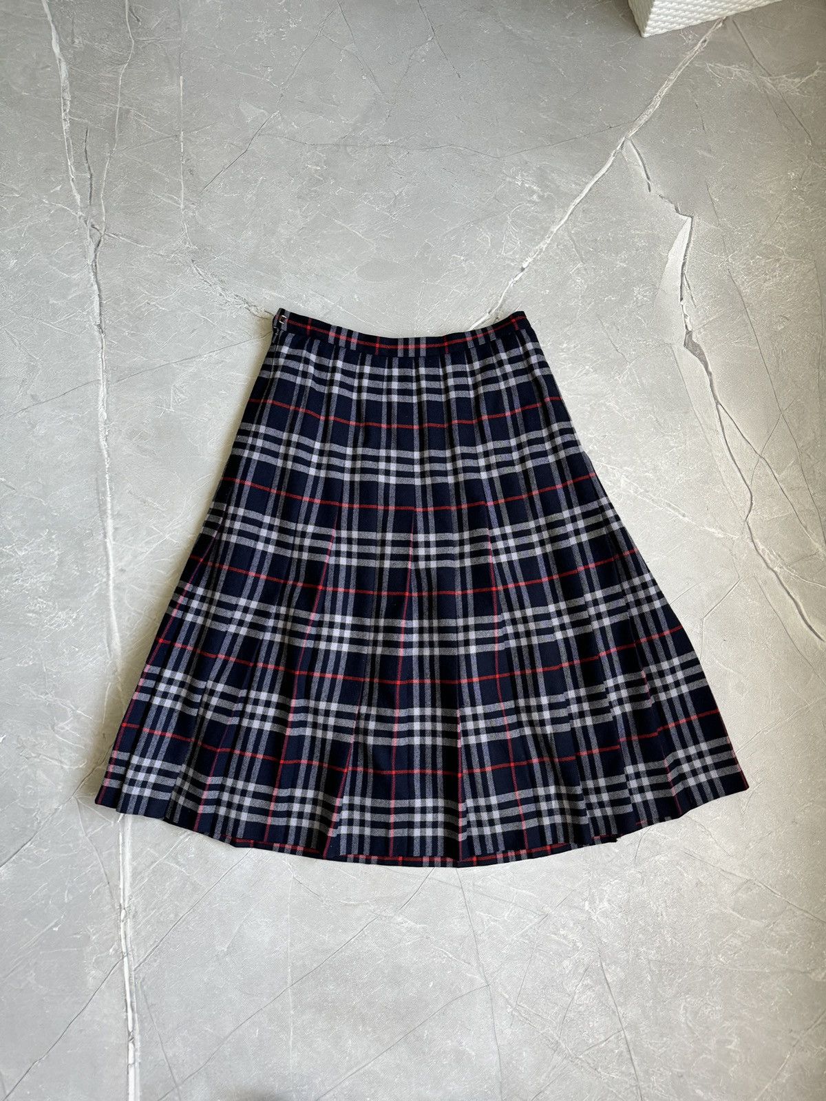 Burberry Vintage Burberrys Wrap Pleated Midi Skirt Navy Size 30" / US 8 / IT 44 - 2 Thumbnail