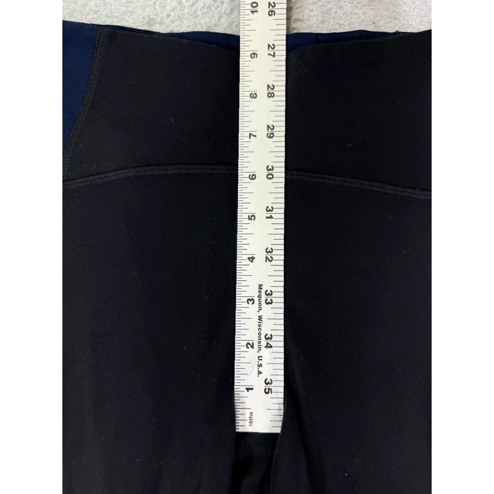 Lululemon Lululemon Pants Womens 4 Black Blue Nulu Colour Block High-Rise Crop 23" Pants Womens 4 Black Blue Nulu Colour Block High-Rise Crop 23" Size 27" / US 4 / IT 40 - 7 Thumbnail