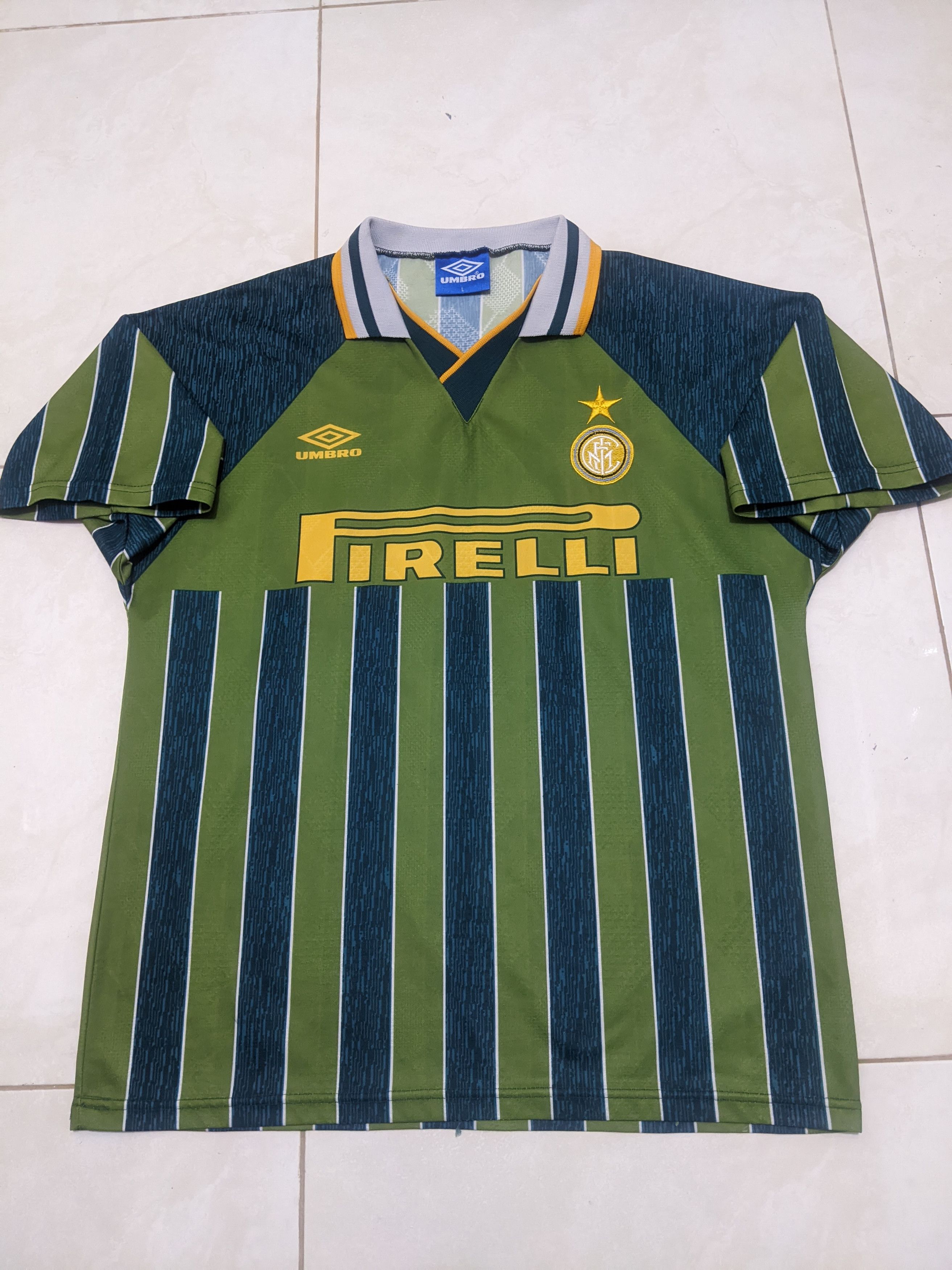 Umbro inter Milan away 1995-96 Roberto carlos football shirt Size US L / EU 52-54 / 3 - 1 Thumbnail