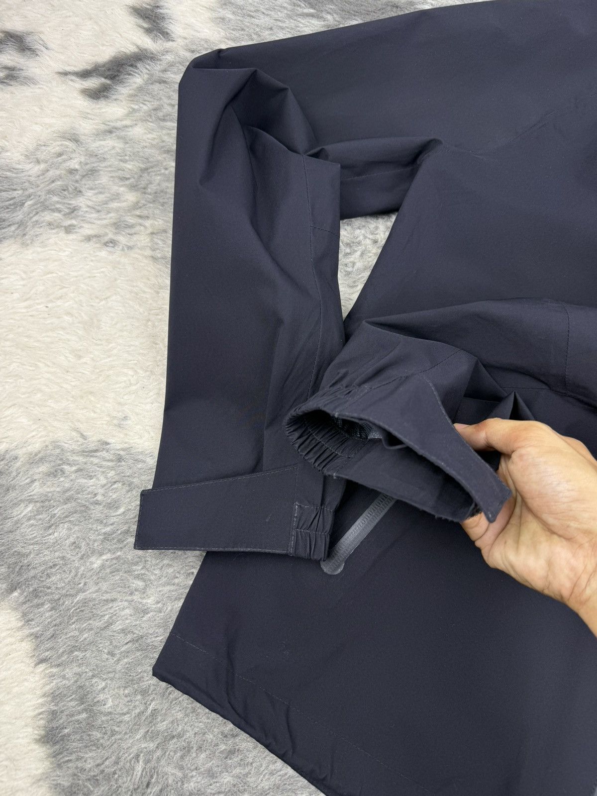 Lacoste LACOSTE All Black Edition Tonal Logo Waterproof Gorpcore Size US M / EU 48-50 / 2 - 5 Thumbnail
