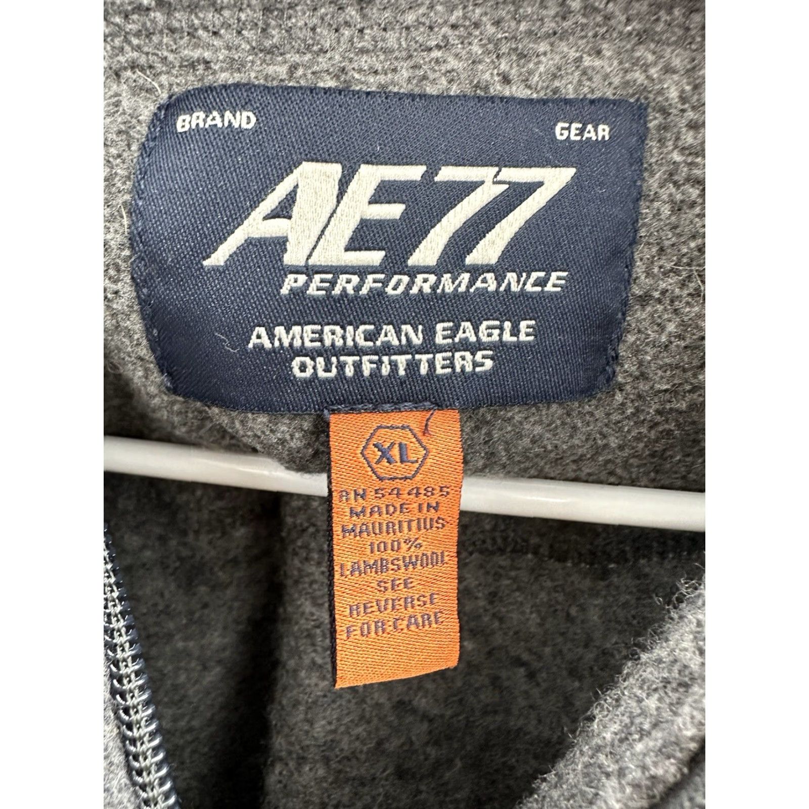 American Eagle Outfitters VINTAGE American Eagle Outfitters Sweater XL Gray 1/4 Zip Lambswool Mock Neck Pullover Men’s Size US XL / EU 56 / 4 - 4 Thumbnail
