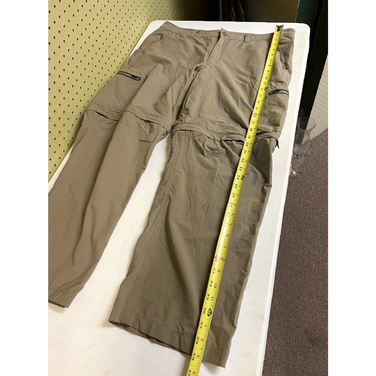 Vintage LL Bean Convertible Cargo Pants Mens 38x30 Khaki Stretch Outdoors Regular Inseam 30 Beige Cargo Pants Outdoor Mens 38x30 Size US 38 / EU 54 - 8 Thumbnail