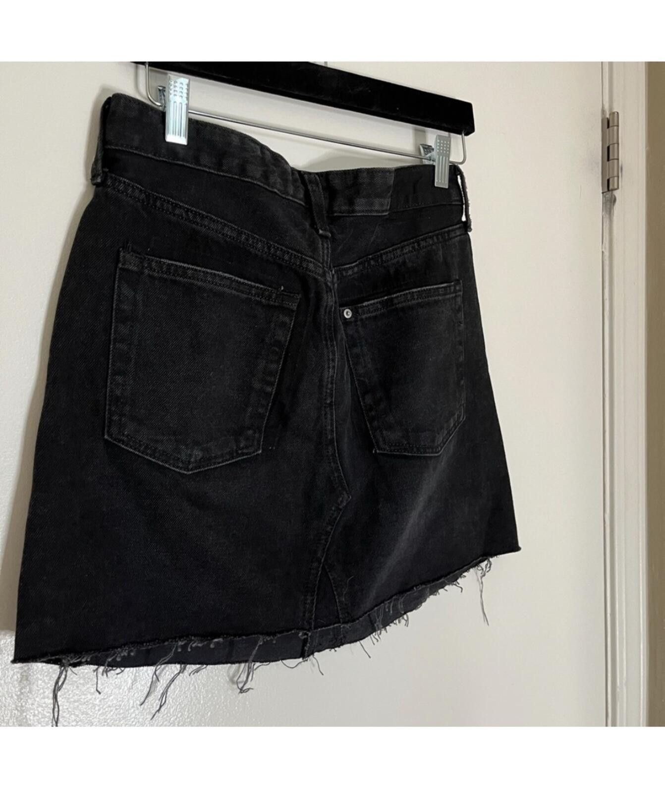 H&M (H&M) button fly denim skirt Size 27" / US 4 / IT 40 - 4 Thumbnail