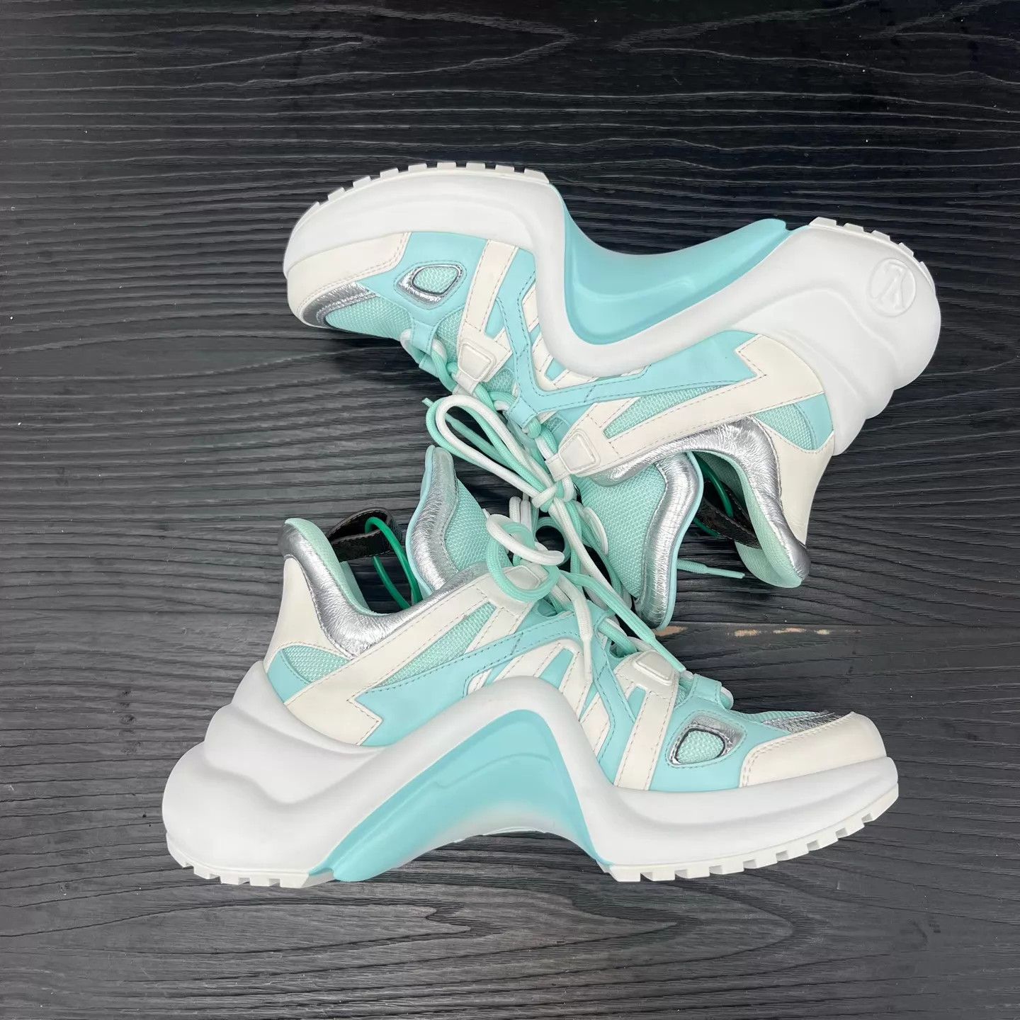 Louis Vuitton LV Archlight White & Green Sneaker 36.5 Worn Once Size US 6 / IT 36 - 3 Thumbnail