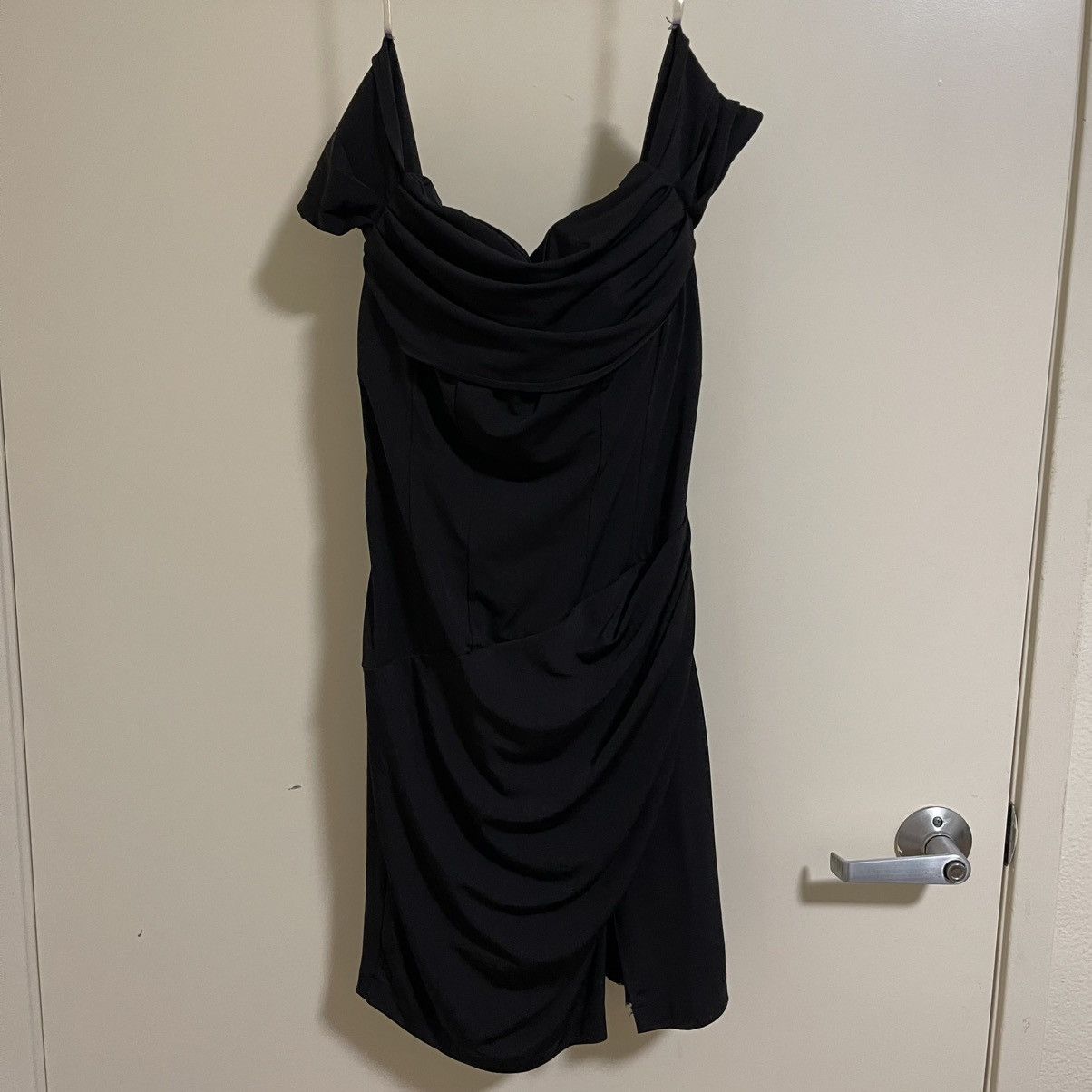 Other Emerald Sundae Black Off-the-Shoulder Mini Bodycon Dress Size S / US 4 / IT 40 - 1 Thumbnail