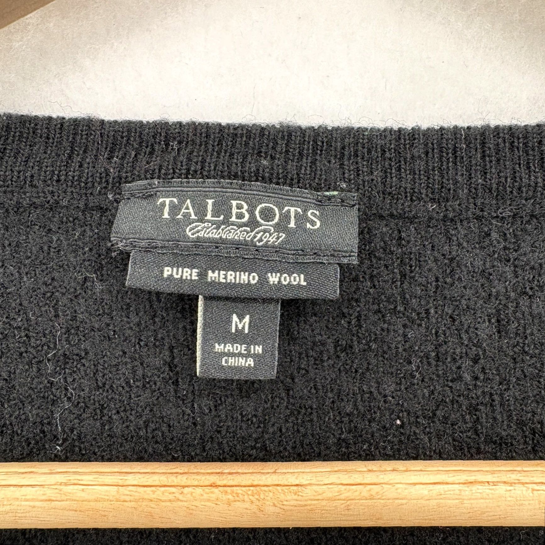 Talbots Talbots Sweater Dress Womens Medium Black Merino Wool Puff Sleeve Knee Length V-Neck Pullover Dress for Casual Workwear Size M / US 6-8 / IT 42-44 - 3 Thumbnail
