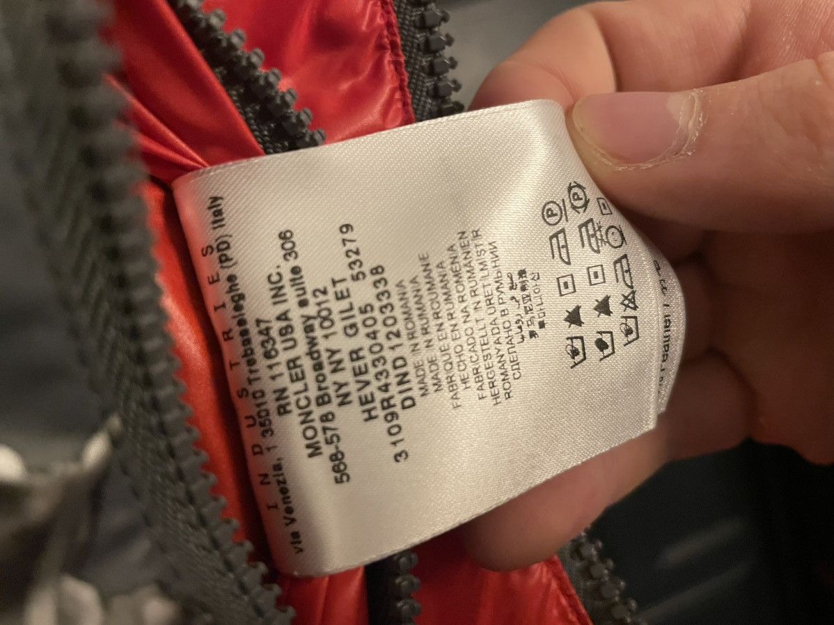 Moncler Red Moncler Vest Size US M / EU 48-50 / 2 - 7 Thumbnail