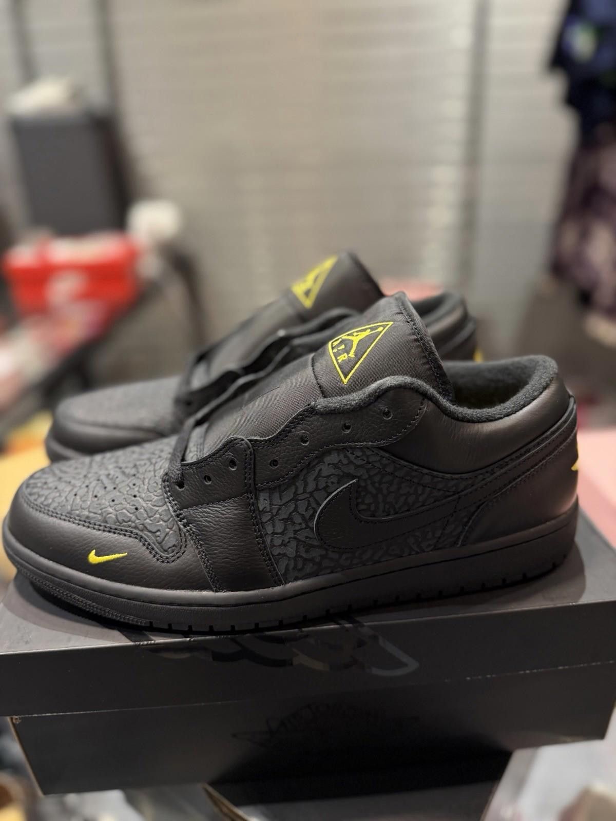 Jordan Brand Nike Air Jordan 1 Low SE "Black/Anthracite/Tour Yellow" 13 Size US 13 / EU 46 - 10 Thumbnail