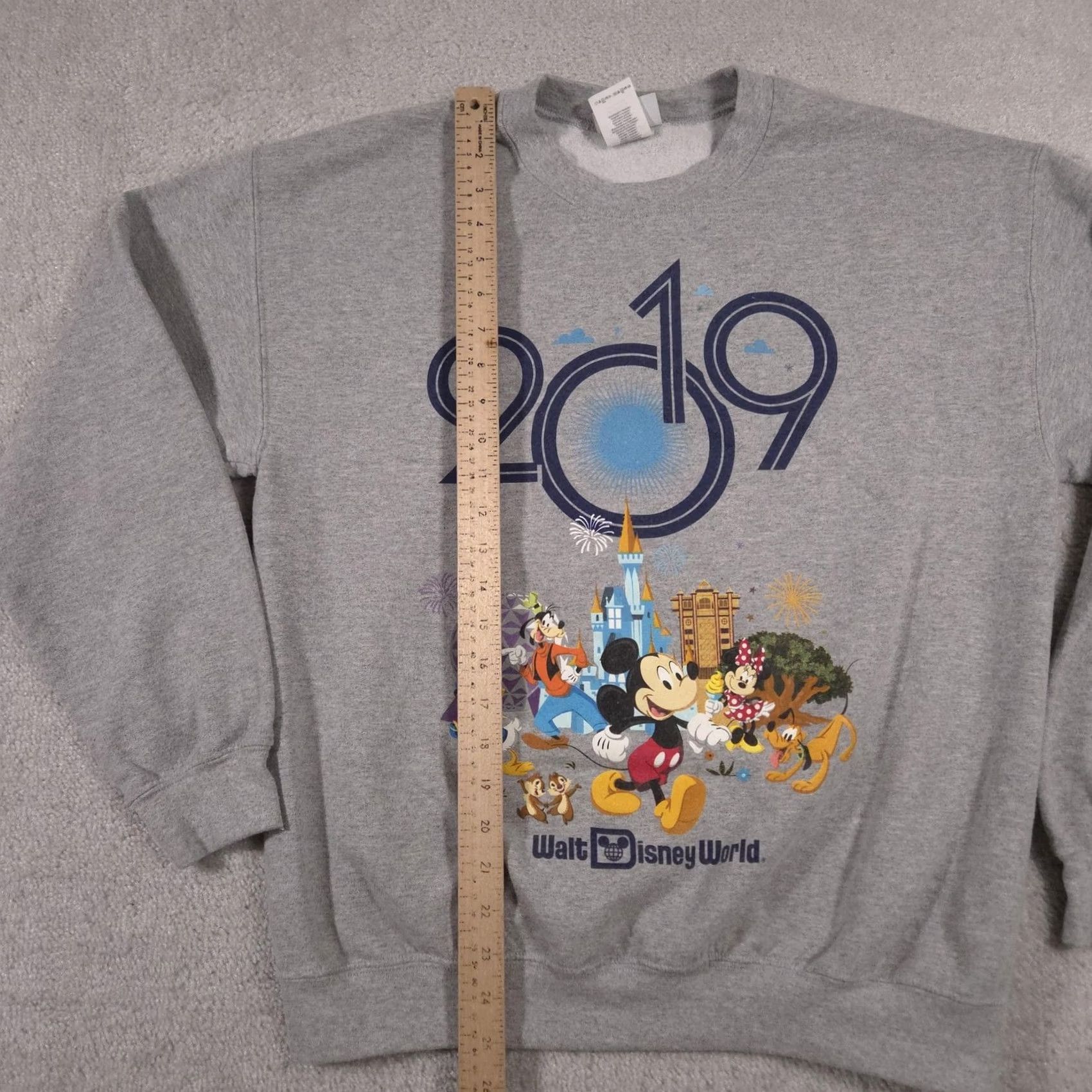 Disney Disney Disney Parks Walt Disney World Sweatshirt Mens M Gray 2019 Mickey Minnie Pullover Graphic Print Cartoon Movie Vintage No Size US M / EU 48-50 / 2 - 5 Thumbnail