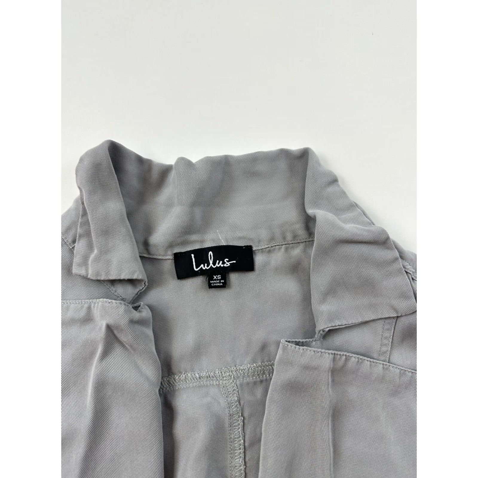 Lulus Lulus Oversized Jacket Women’s XS Gray Lyocell Regular XS Gray Casual Travel 100% Tencel Basic Jacket Mens? Women’s? Wait Size XS / US 0-2 / IT 36-38 - 4 Thumbnail