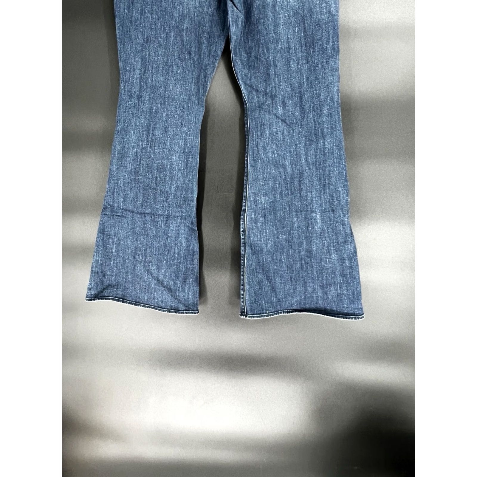 American Eagle Outfitters VINTAGE? No — American Eagle Hi-Rise Boho Artist Flare Jeans Blue 18 Regular Womens Jeans 5-Pocket Retro 70s Boho Stretch Indigo Bright Indigo Size 40" / US 18 - 6 Thumbnail