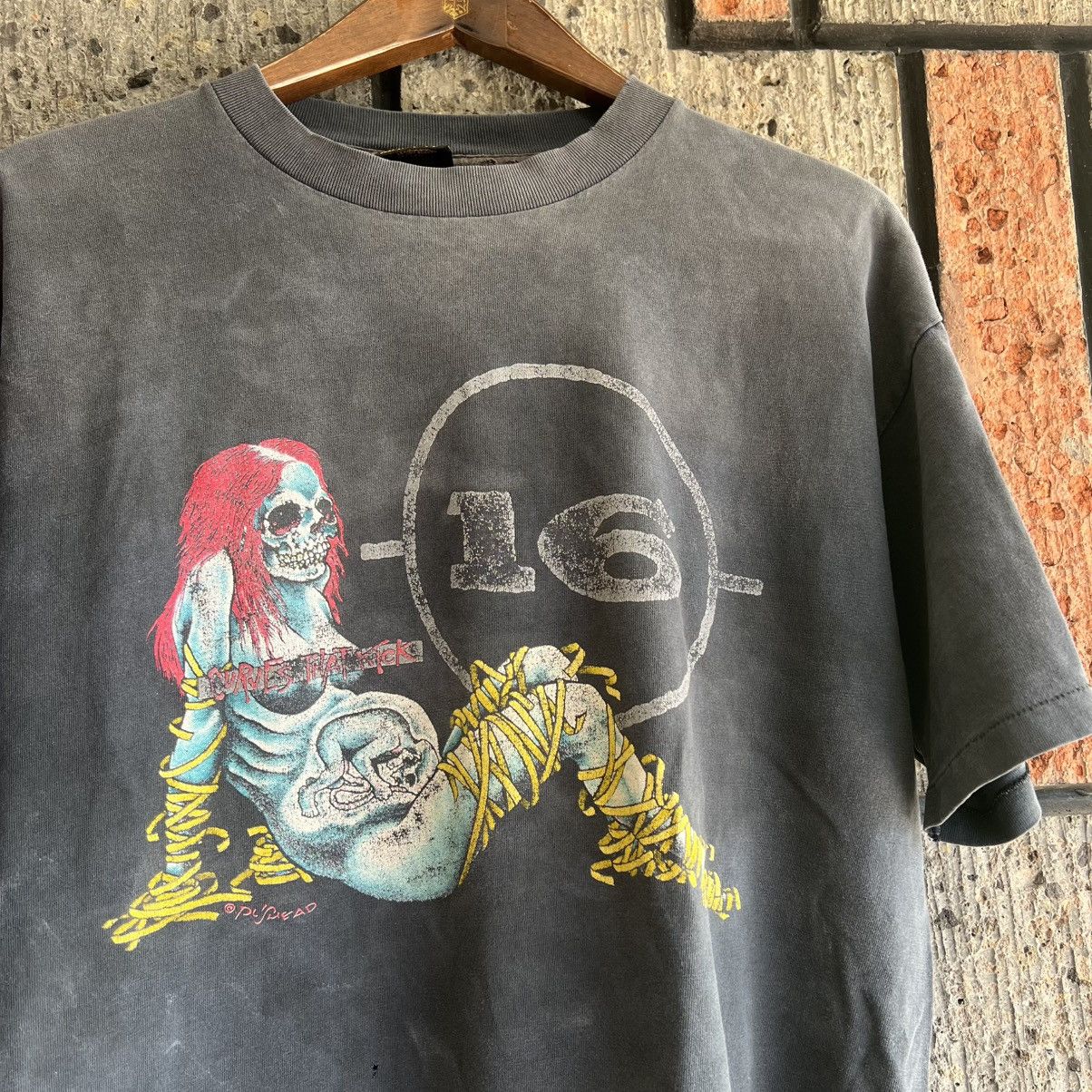 Band Tees VTG ‘90s 16 Curves That Kick Pushead Band Tee Shirt Size US XL / EU 56 / 4 - 4 Thumbnail