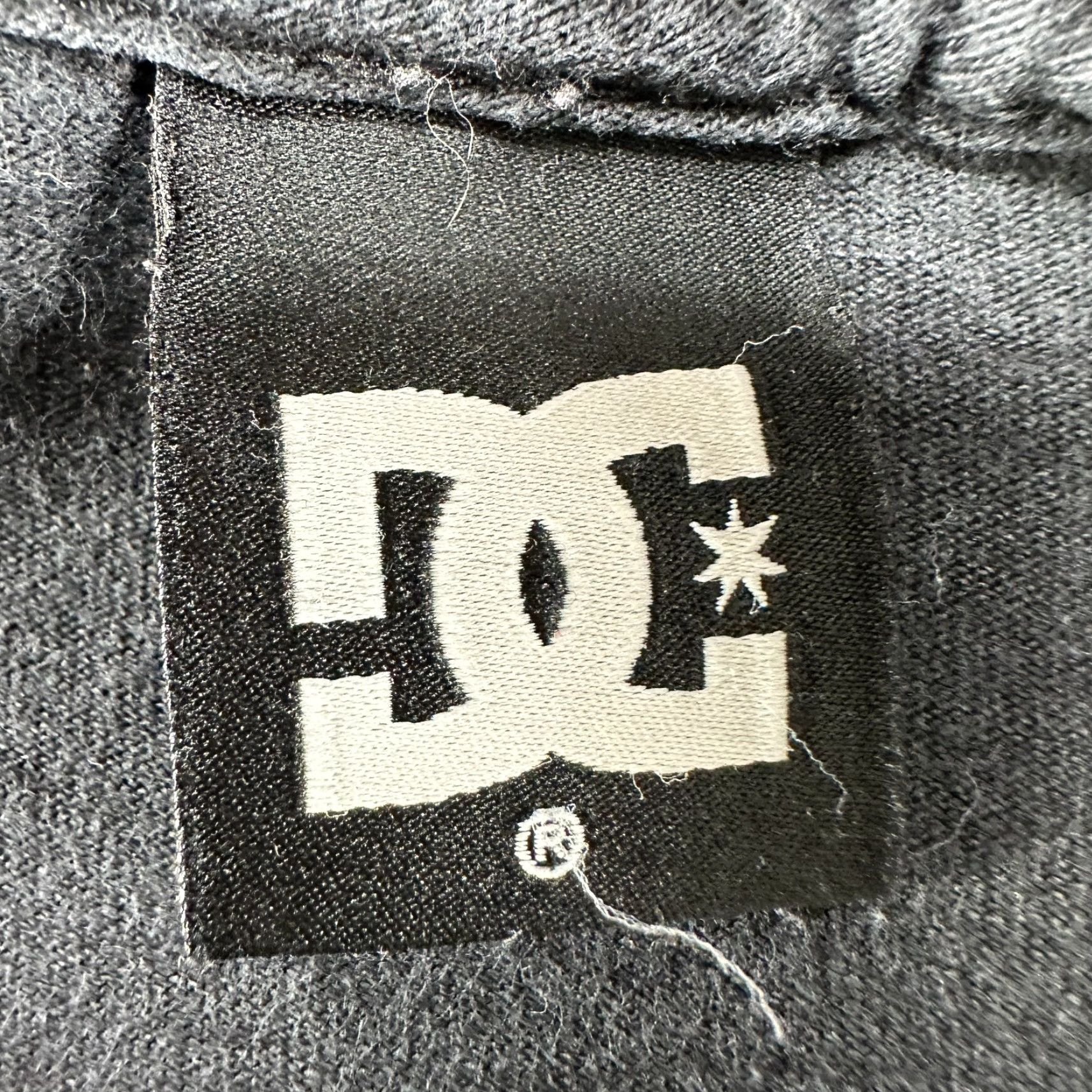 Vintage VINTAGE DC Shoes Shirt Mens L Black Spellout Logo Thrashed Grunge Skater Y2K Shirt DC Shoes Mens L Black Grunge Art 2000s Mens Shirts Size US L / EU 52-54 / 3 - 3 Thumbnail
