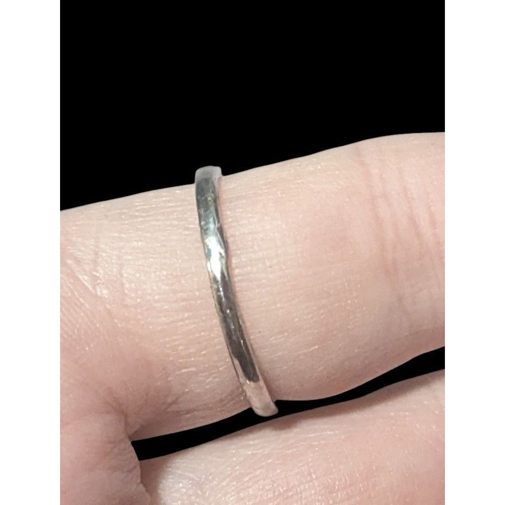 Other Minimalist Gemmed Silver Tone Arrow Ring Size 10 1/2 Size ONE SIZE - 8 Thumbnail