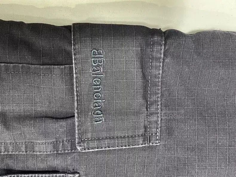 Balenciaga Balenciaga Cargo Pants with Detachable Shorts. Size US 44 / EU 60 - 5 Thumbnail
