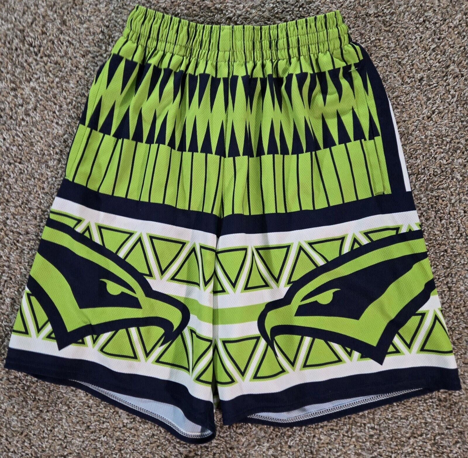 Designer Lax World Blue And Green Shorts Size Medium Size US 32 / EU 48 - 1 Thumbnail