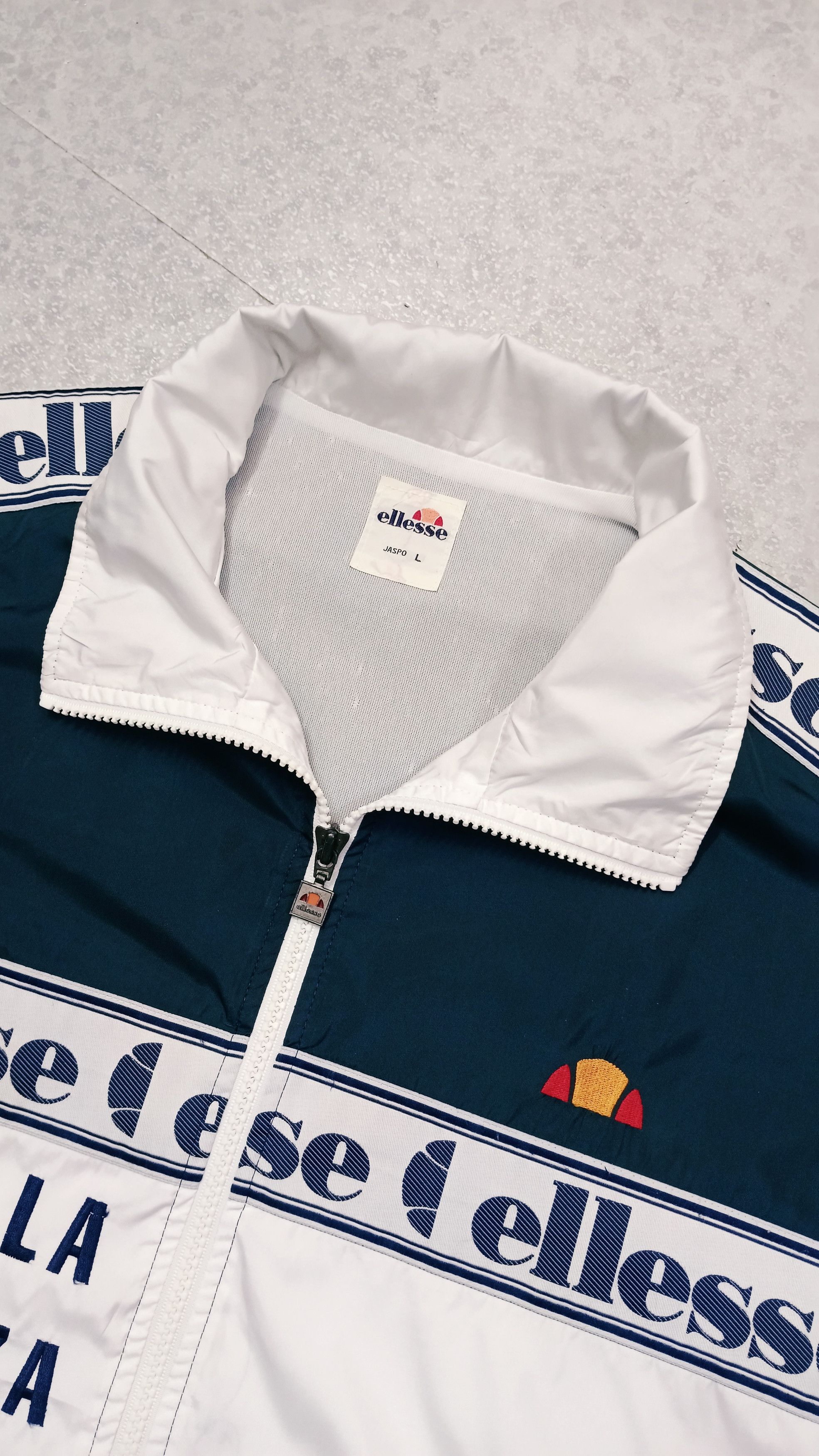 Ellesse Vintage Ellesse Side Tape Windbreaker Jacket Size US L / EU 52-54 / 3 - 4 Thumbnail