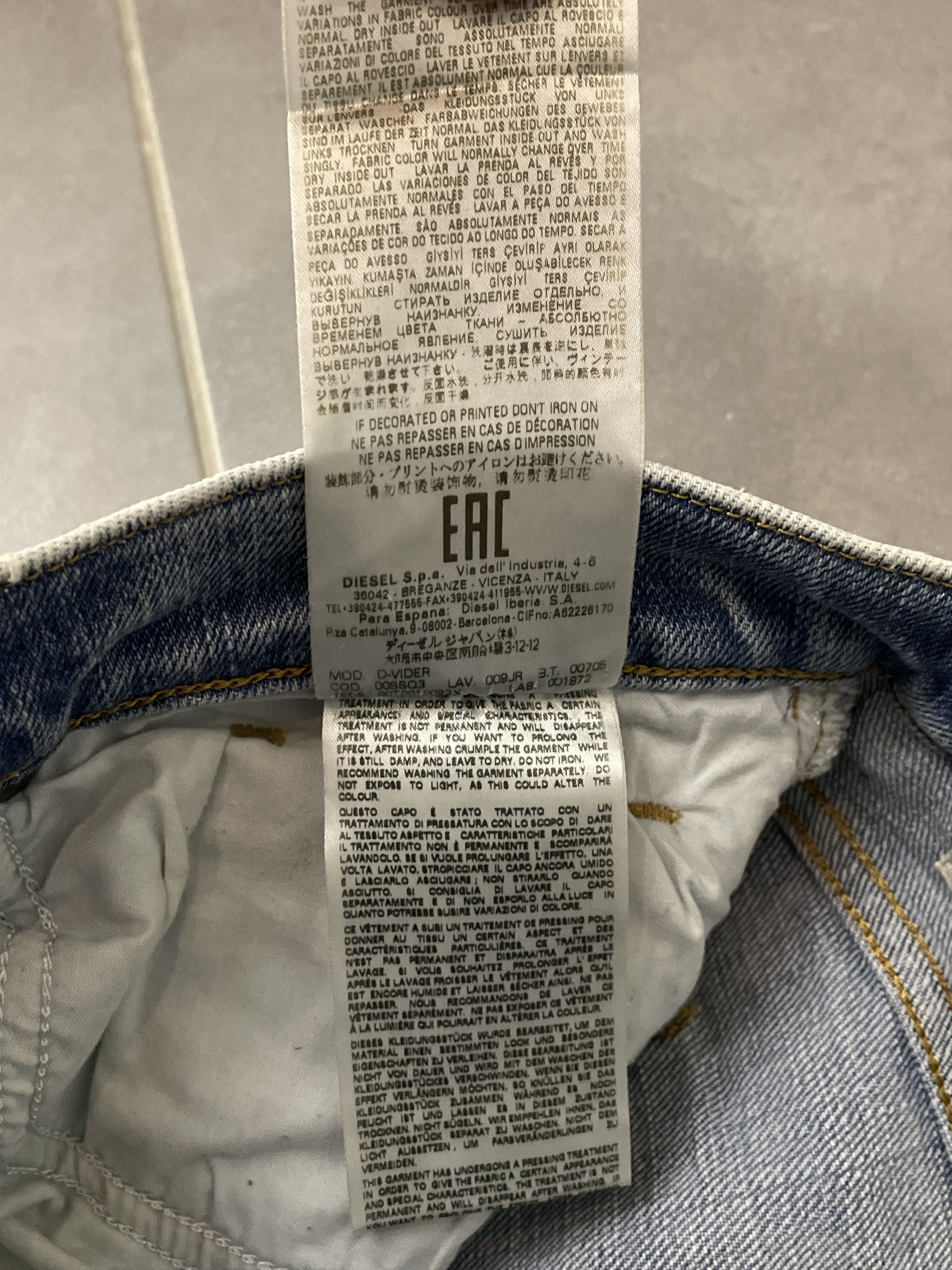 Diesel Diesel D-VIDER distressed denim Size US 29 - 10 Thumbnail