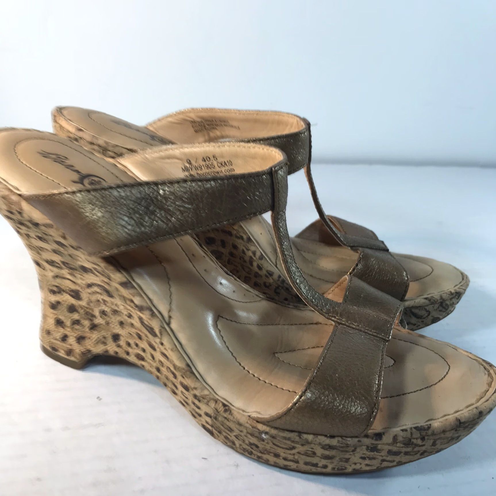 Born VINTAGE Born Crown Wedge Slides Womens Size 9 Leather Gold 4in Heel Casual Boho Size US 9 / IT 39 - 5 Thumbnail