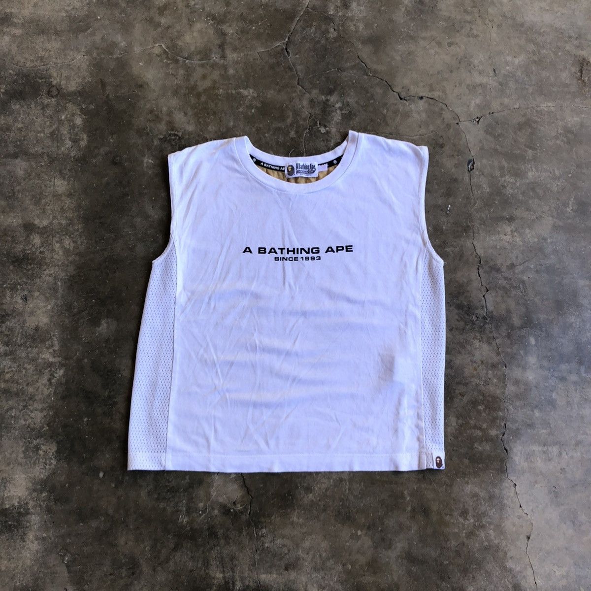Bape Bape A Bathing Ape 1993 1st Camo Sleveeless T-shirt White Size US S / EU 44-46 / 1 - 1 Thumbnail