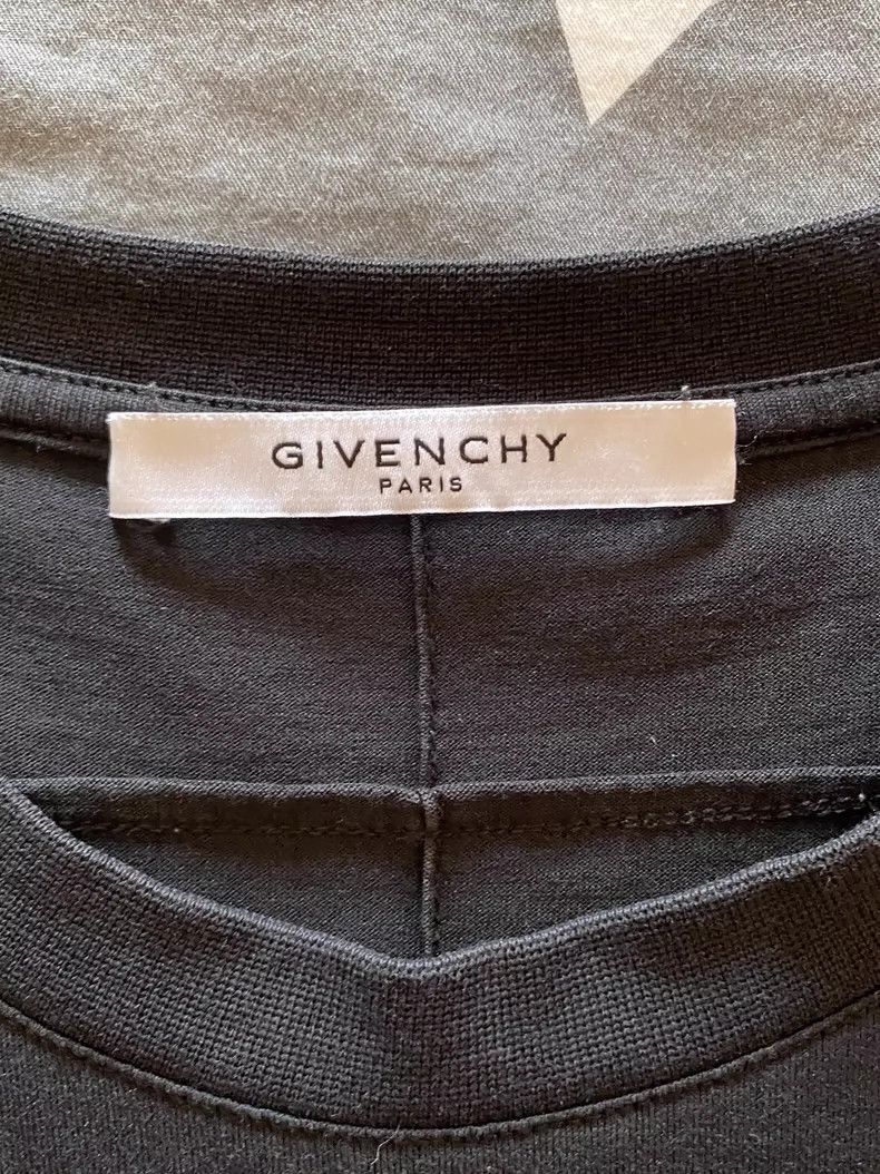 Givenchy Givenchy Classic Large Shark Short Sleeve T-Shirt 2505-Next Size US M / EU 48-50 / 2 - 4 Thumbnail
